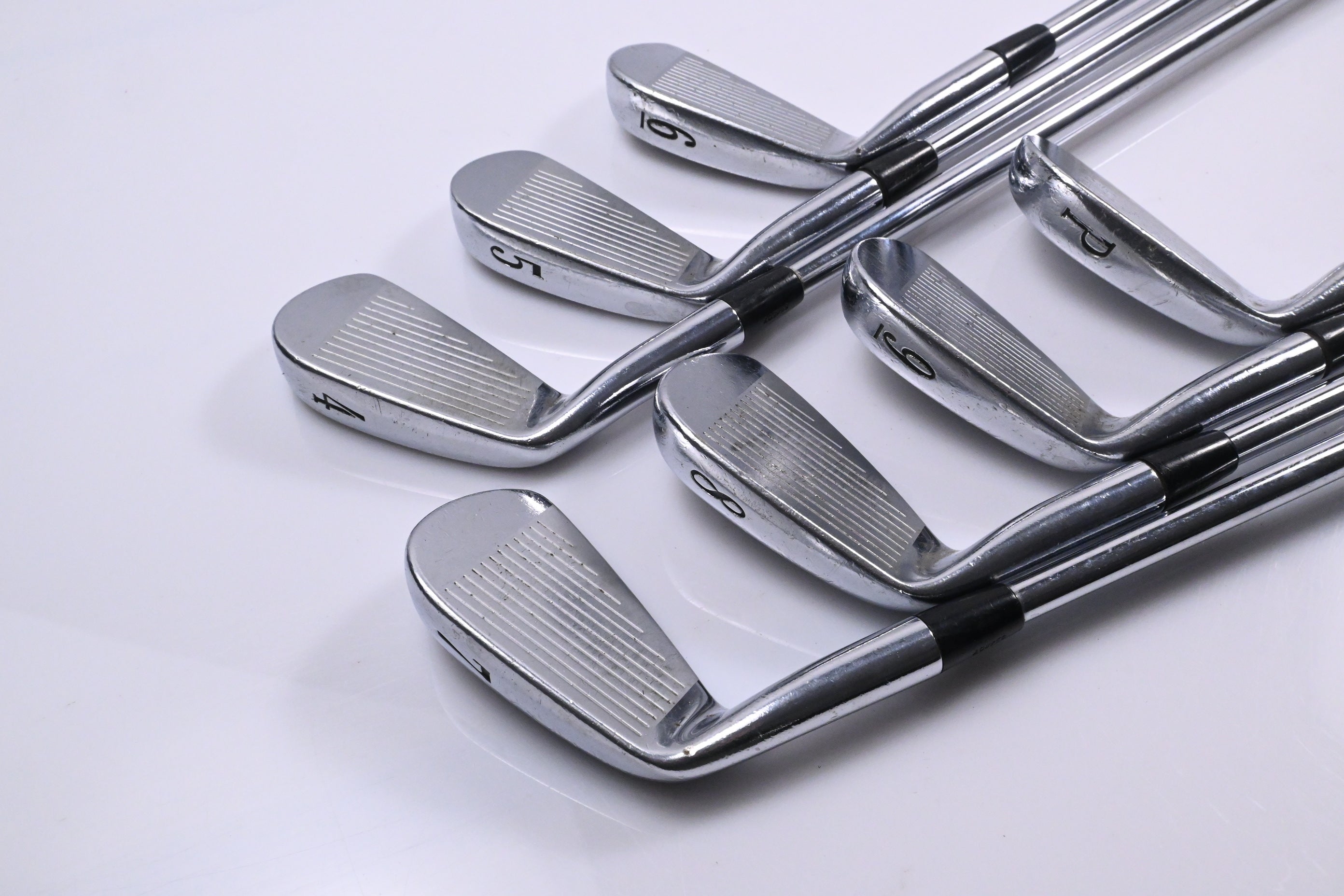 Titleist 690.CB Irons / 4-PW / Stiff Flex Dynamic Gold S300 Shafts