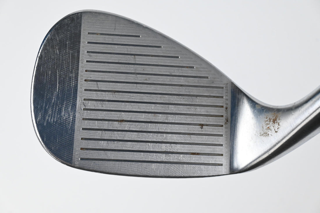 Cleveland 588 RTX Sand Wedge / 54 Degree / Wedge Flex Dynamic Gold Shaft