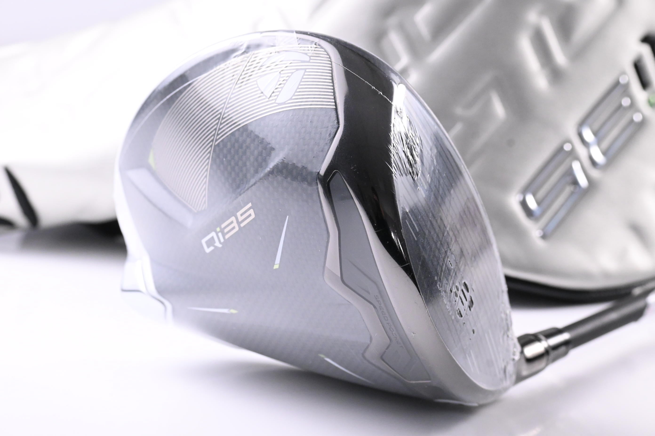 Taylormade Qi35 Max Lite Driver / 10.5 Degree / Regular Flex Vanquish 4 Shaft