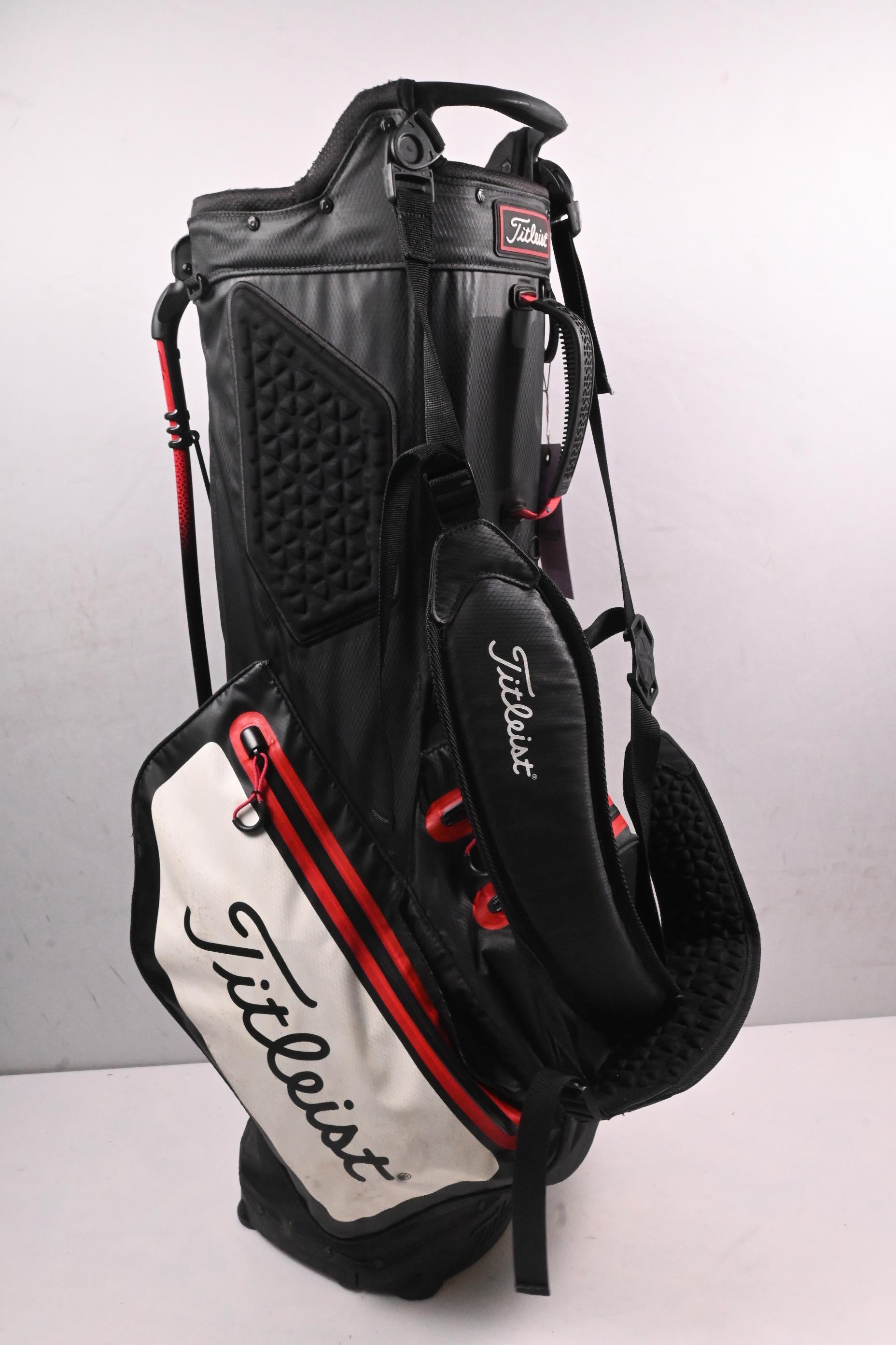 Titleist StaDry Stand Bag / 5-Way Divider / Black, White, Red