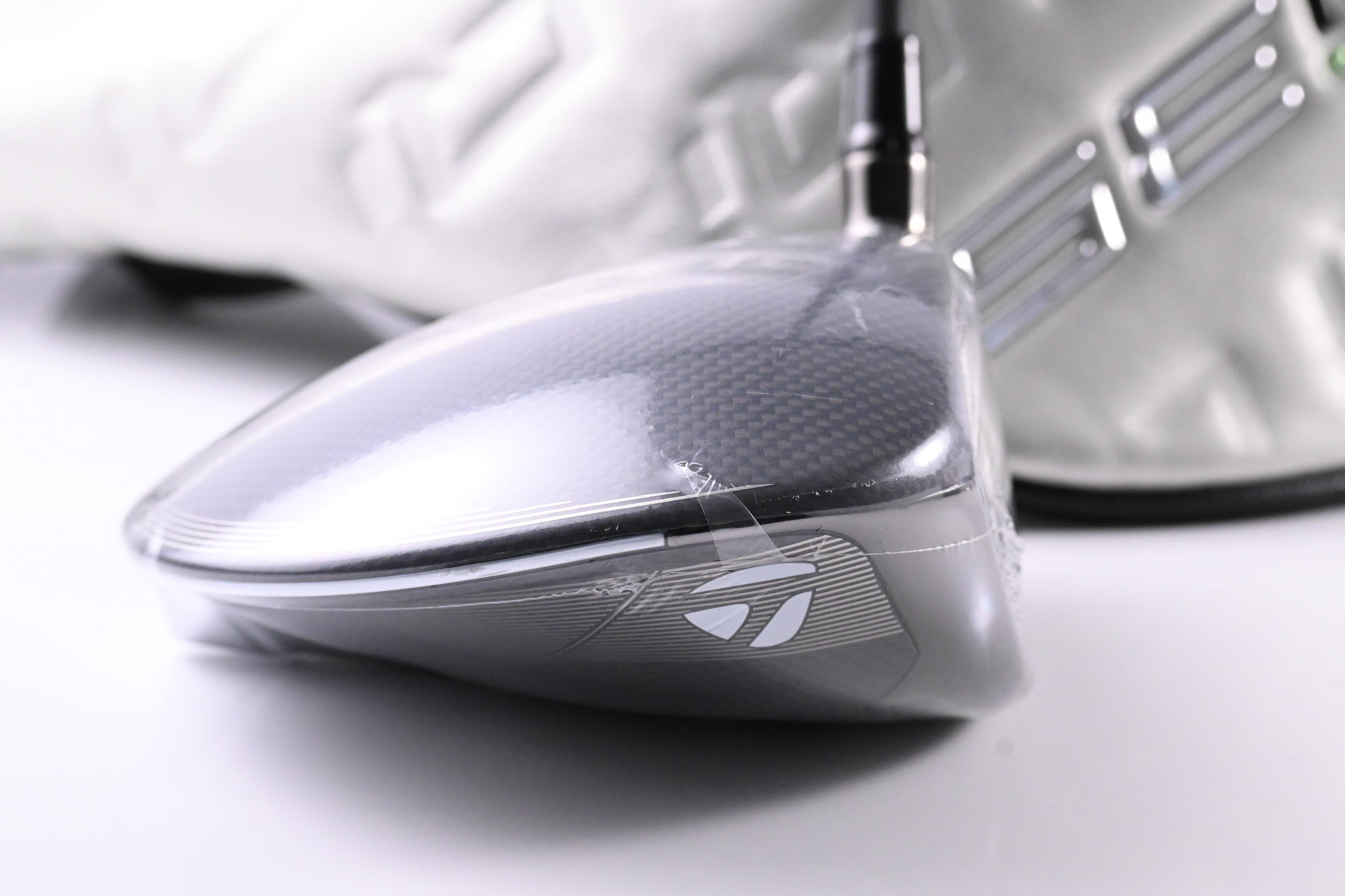 Taylormade Qi35 Max Lite Driver / 10.5 Degree / Regular Flex Vanquish 4 Shaft