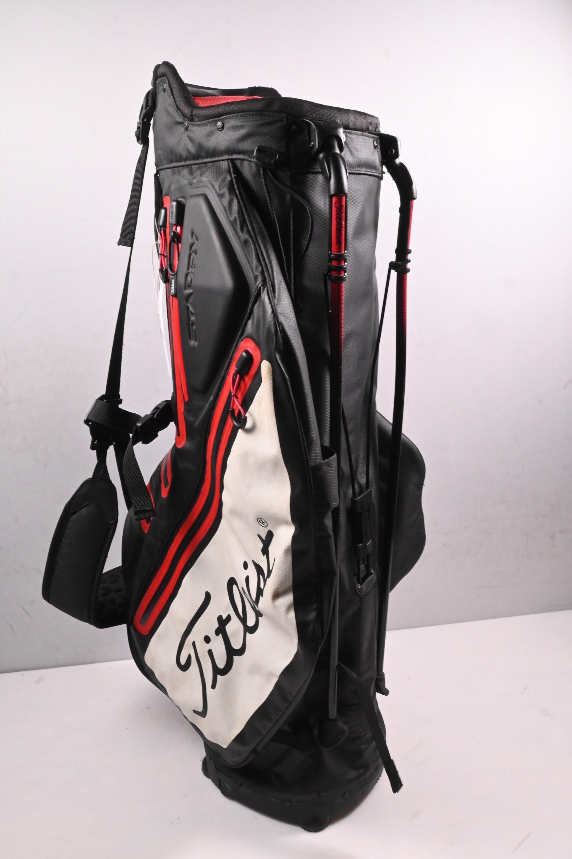 Titleist StaDry Stand Bag / 5-Way Divider / Black, White, Red