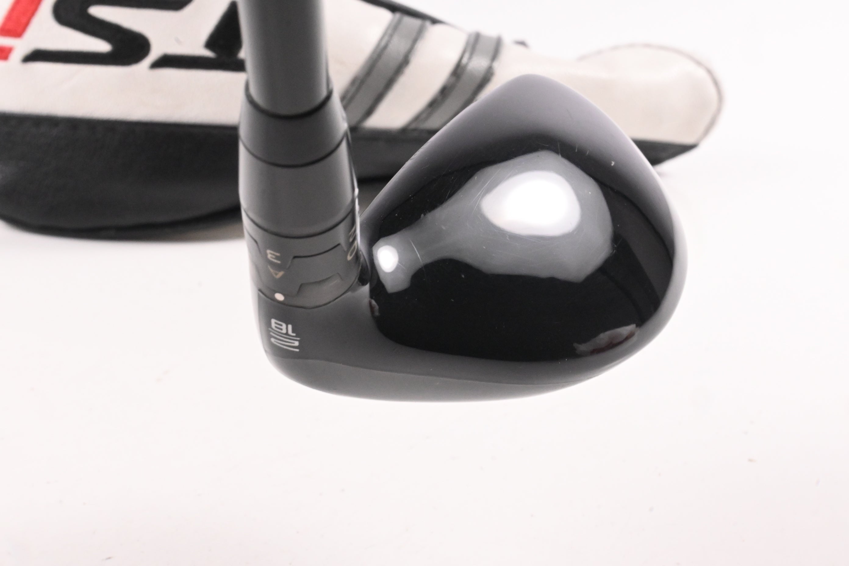 Titleist TSi3 #2 Hybrid / 18 Degree / Stiff Flex HZRDUS Smoke RDX Black 80 Shaft