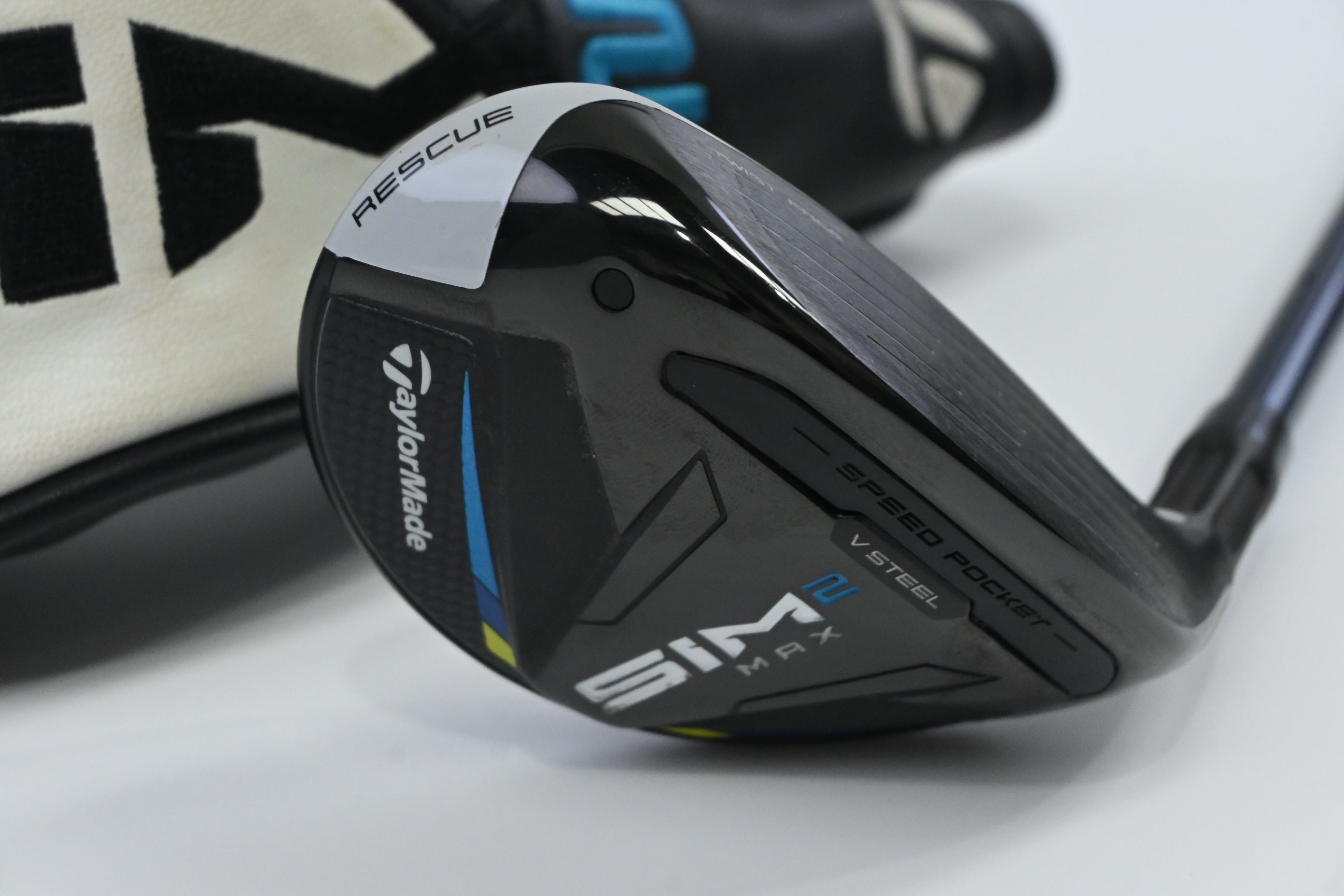 Taylormade SIM2 Max #3 Hybrid / 19 Degree / Regular Flex Fujikura Ventus Blue 6