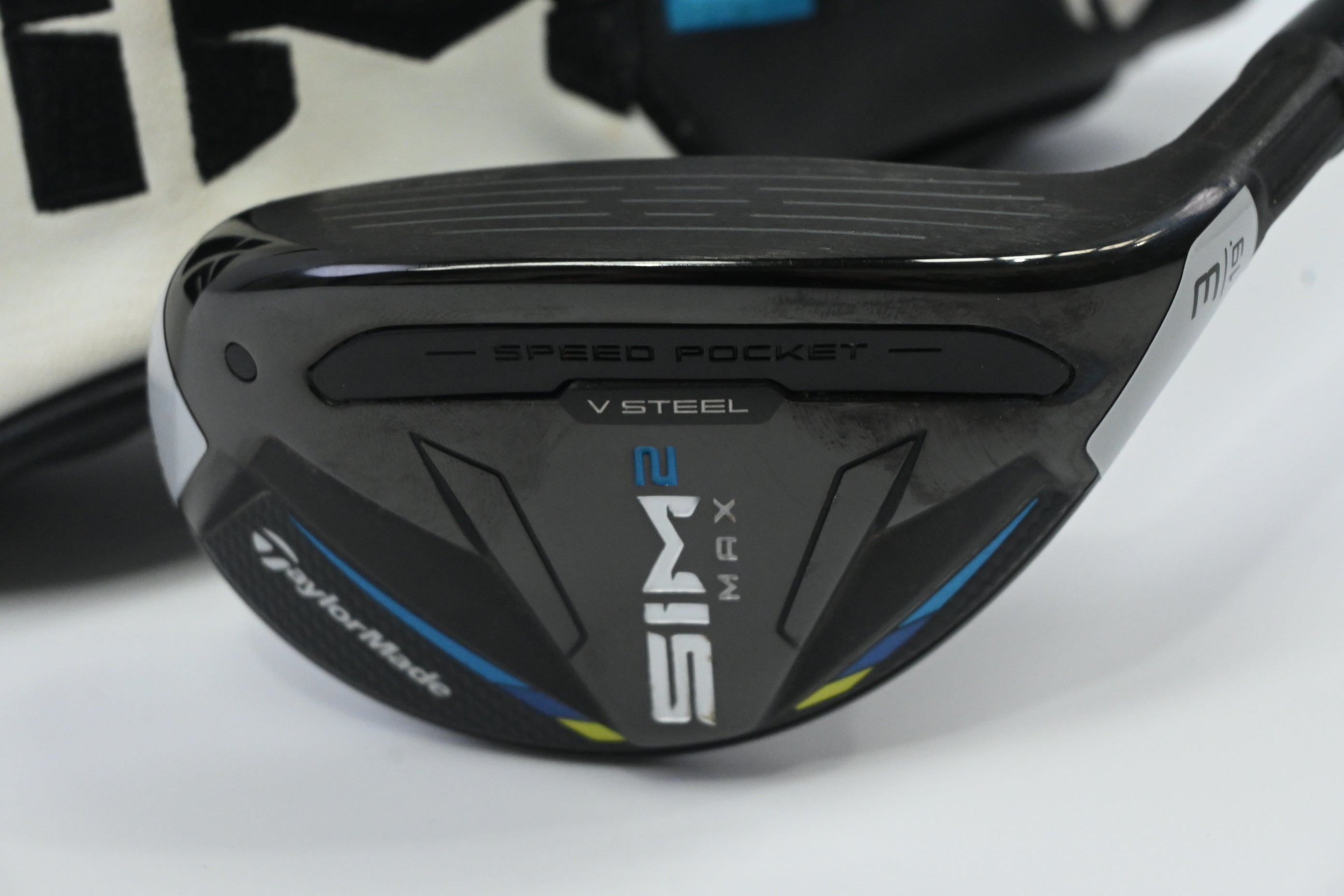 Taylormade SIM2 Max #3 Hybrid / 19 Degree / Regular Flex Fujikura Ventus Blue 6