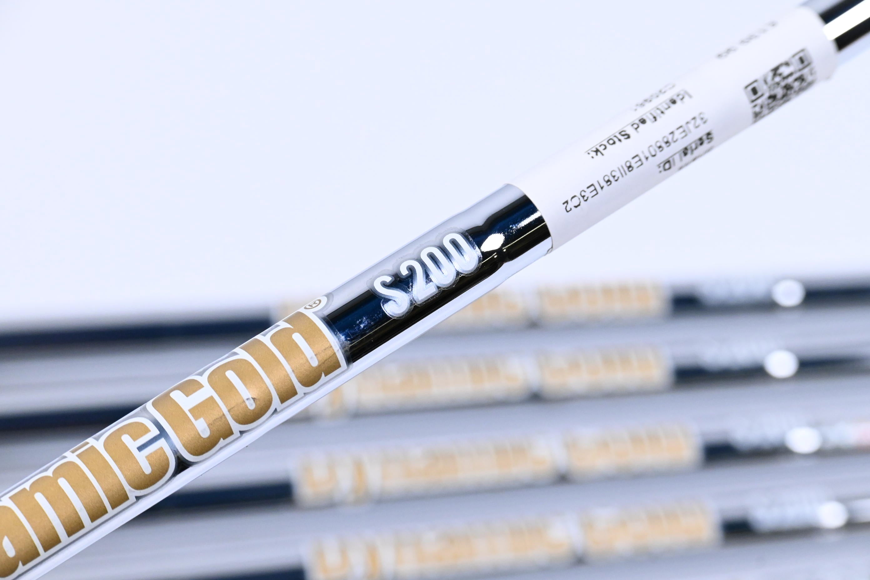 Dynamic Gold S200 Iron Shafts / Stiff Flex / Set of 6 / .355 Tip