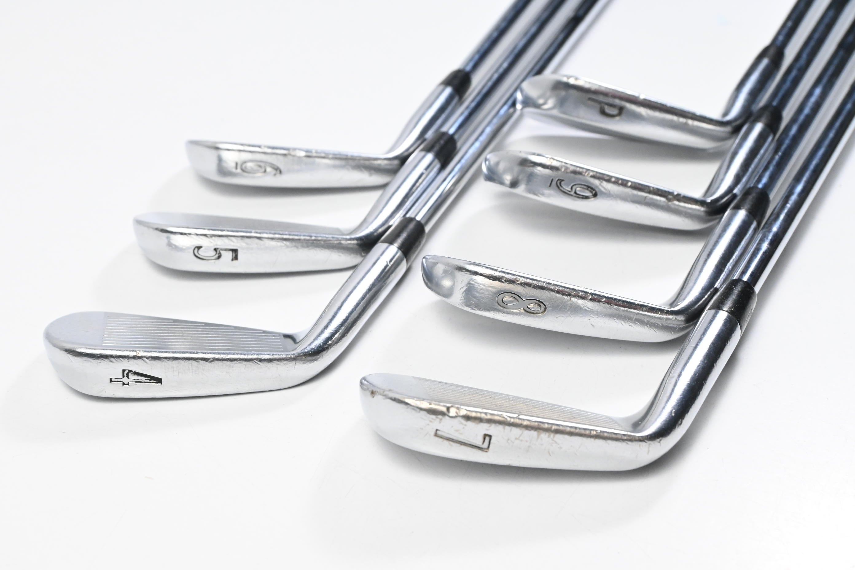 Titleist 714 MB Irons / 4-PW / Stiff Flex Dynamic Gold S400 Shafts