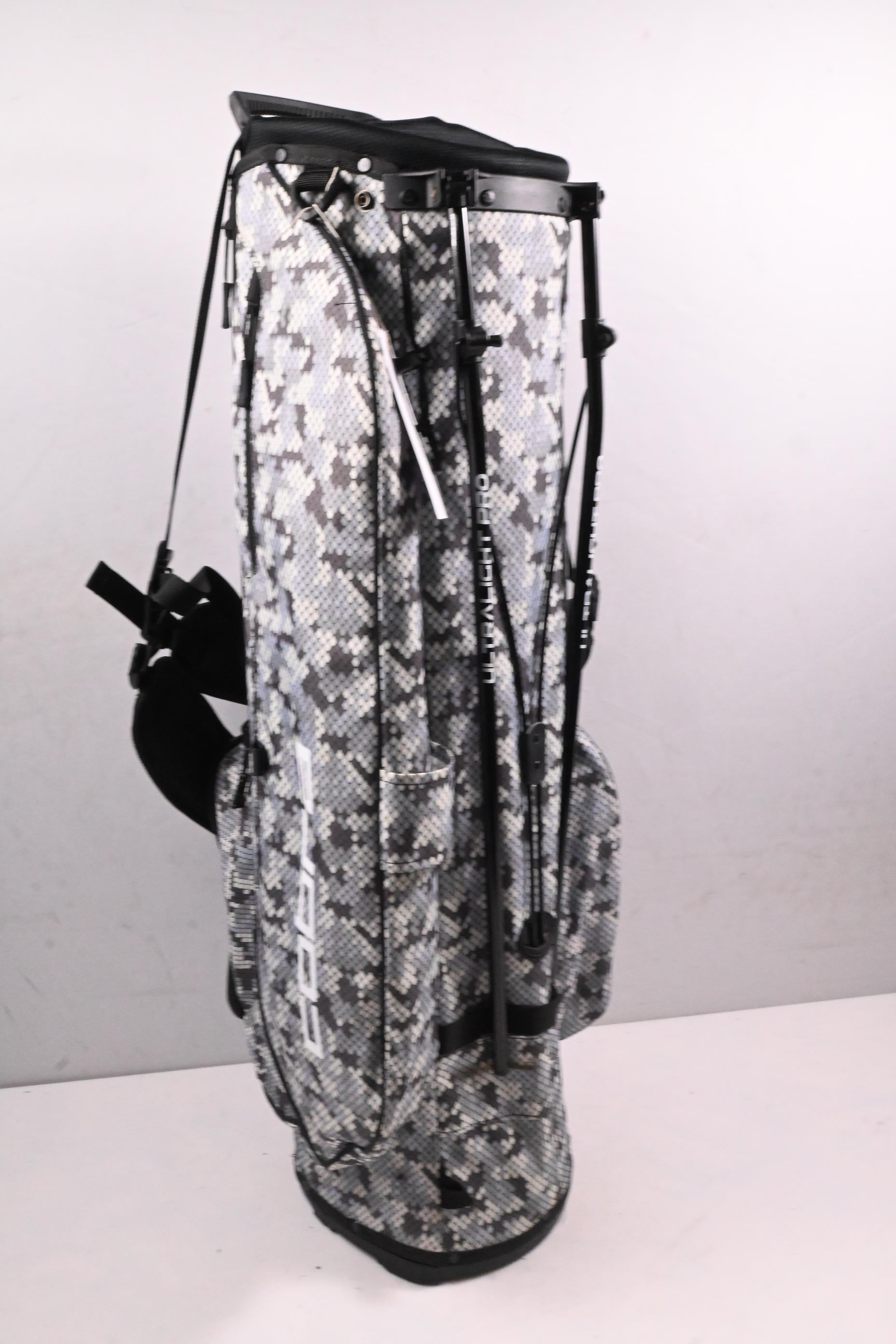 Cobra Ultralight Pro Stand Bag / 4-Way Divider / Grey