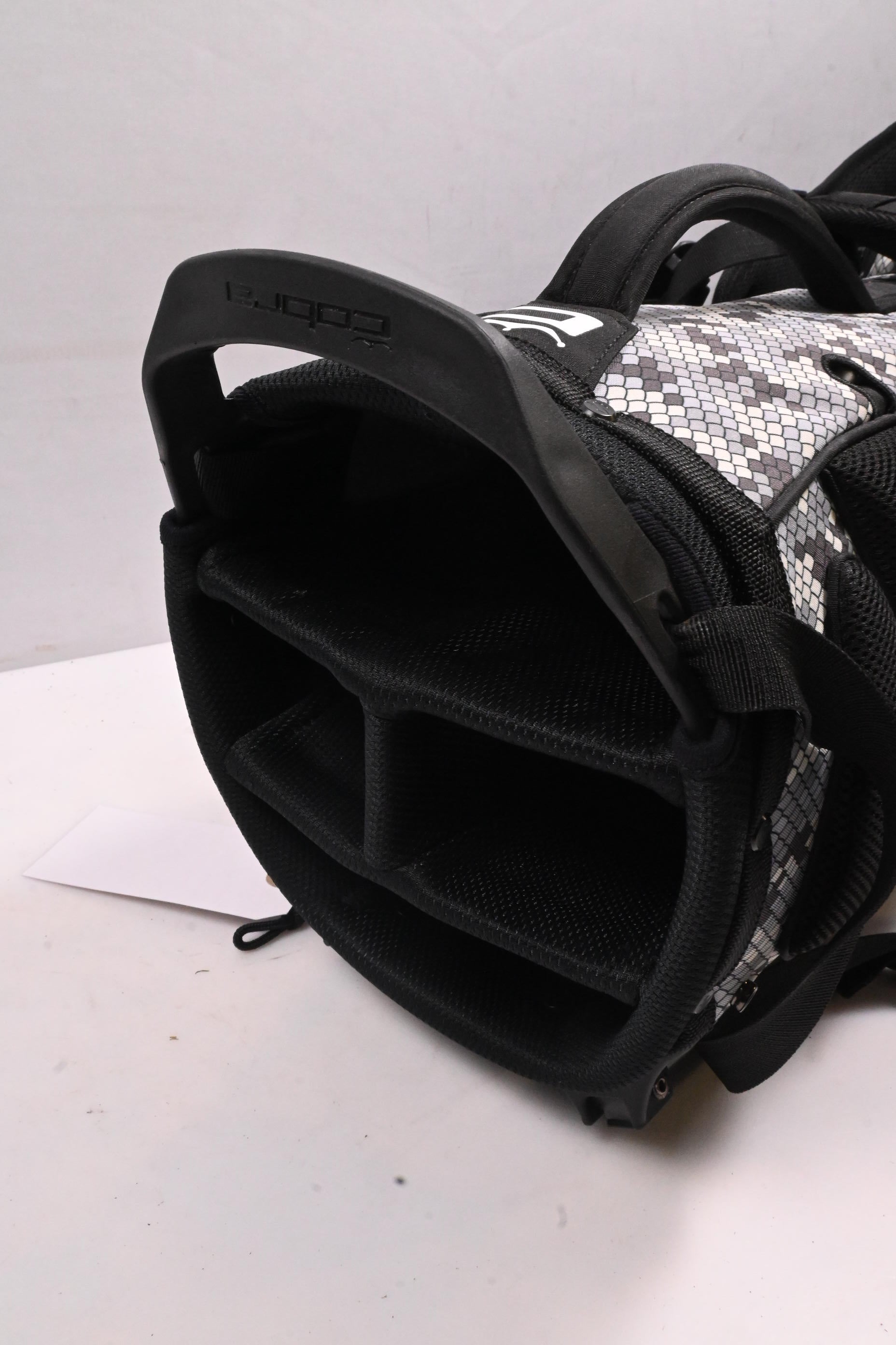 Cobra Ultralight Pro Stand Bag / 4-Way Divider / Grey