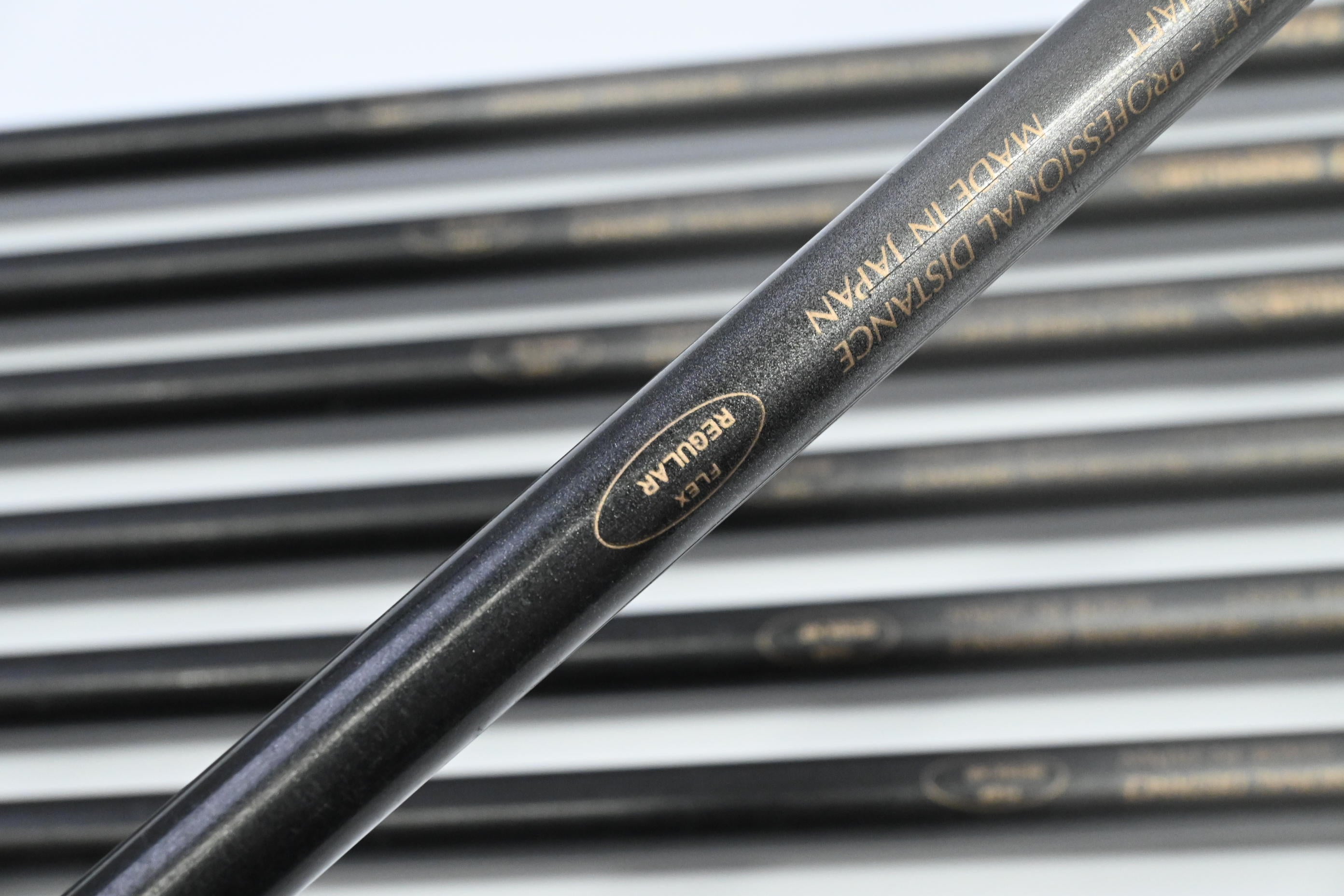 Yonex V-Mass 250 Irons / 3-9 / Regular Flex Yonex HGS 3000 Shafts