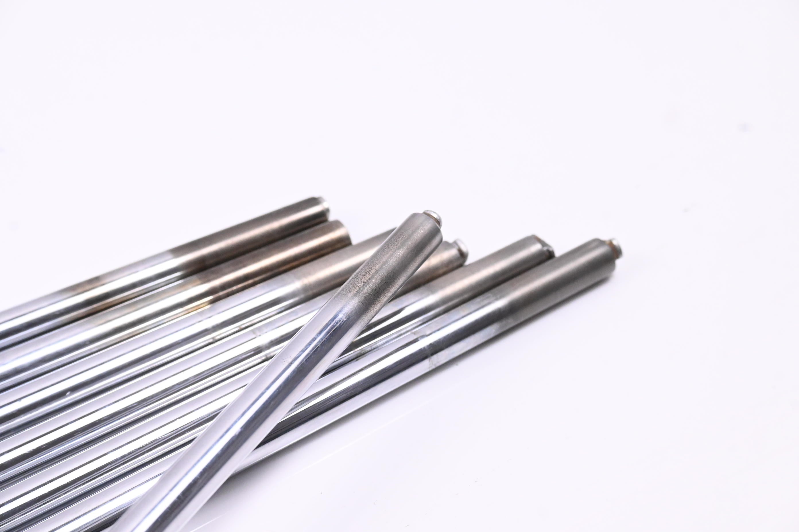 Dynamic Gold R300 Iron Shafts / Regular Flex / Set of 7 / .355 Tip