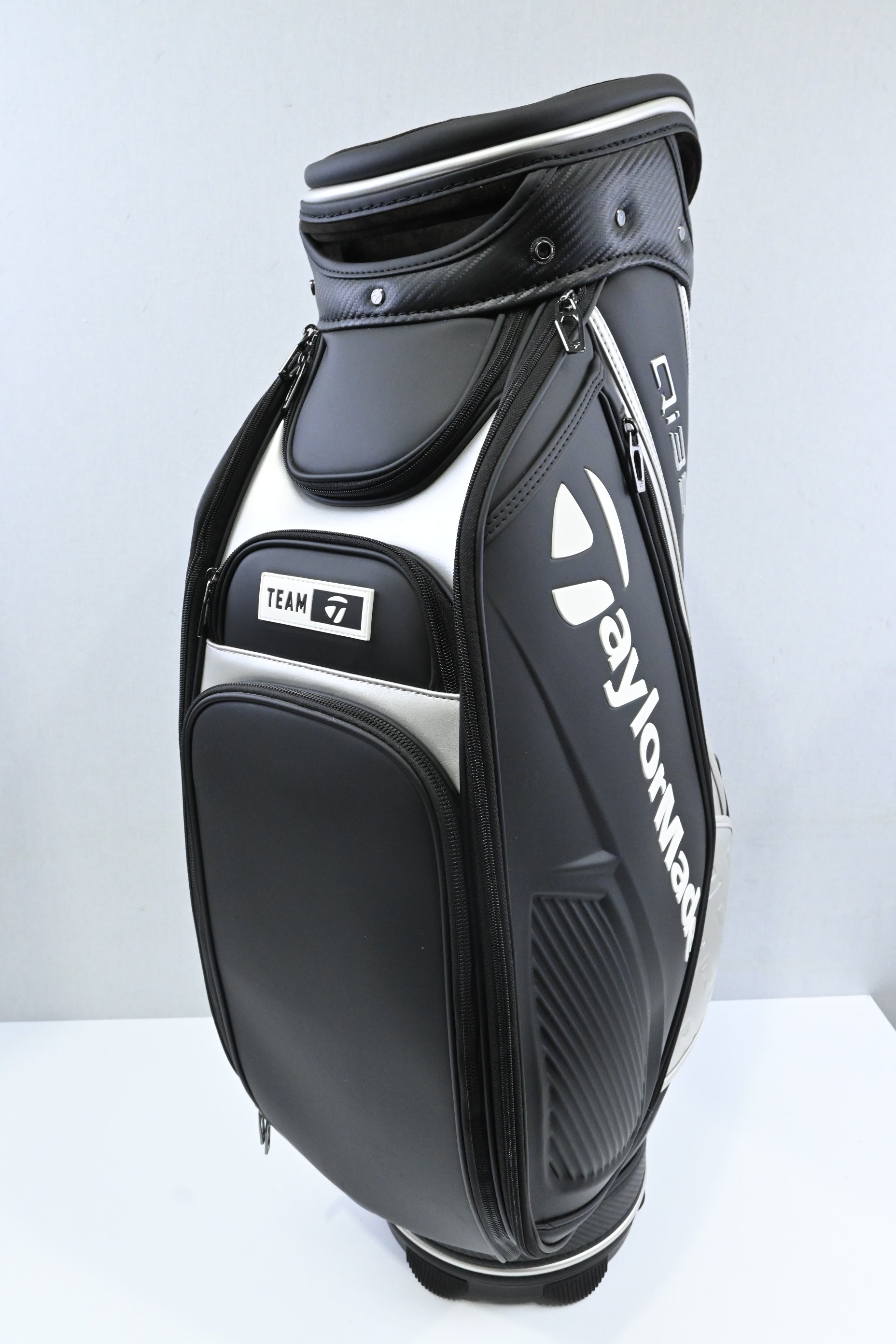 Taylormade Qi35 Tour Bag / 6-Way Divider / Black, Silver