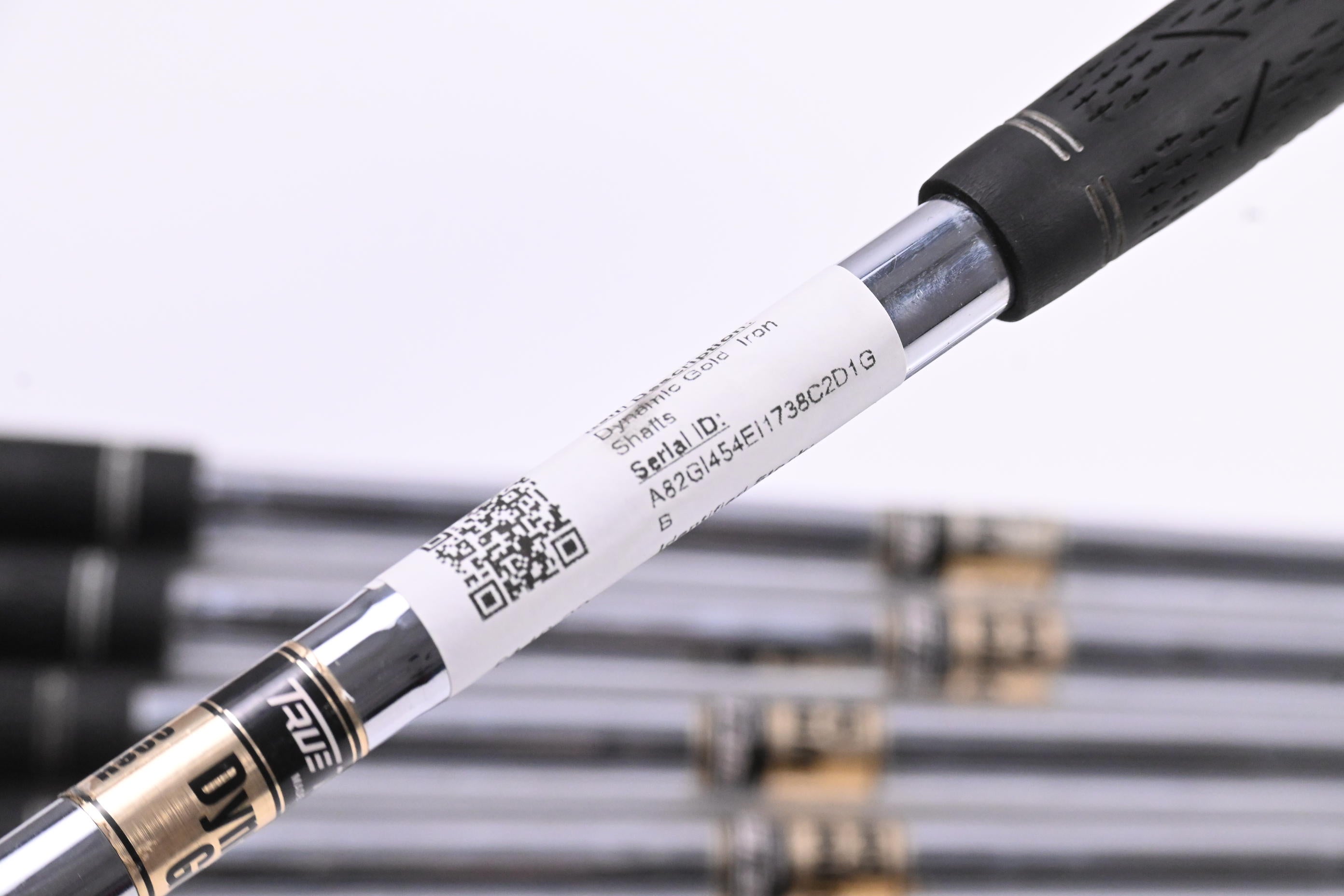 Dynamic Gold R300 Iron Shafts / Regular Flex / Set of 7 / .355 Tip