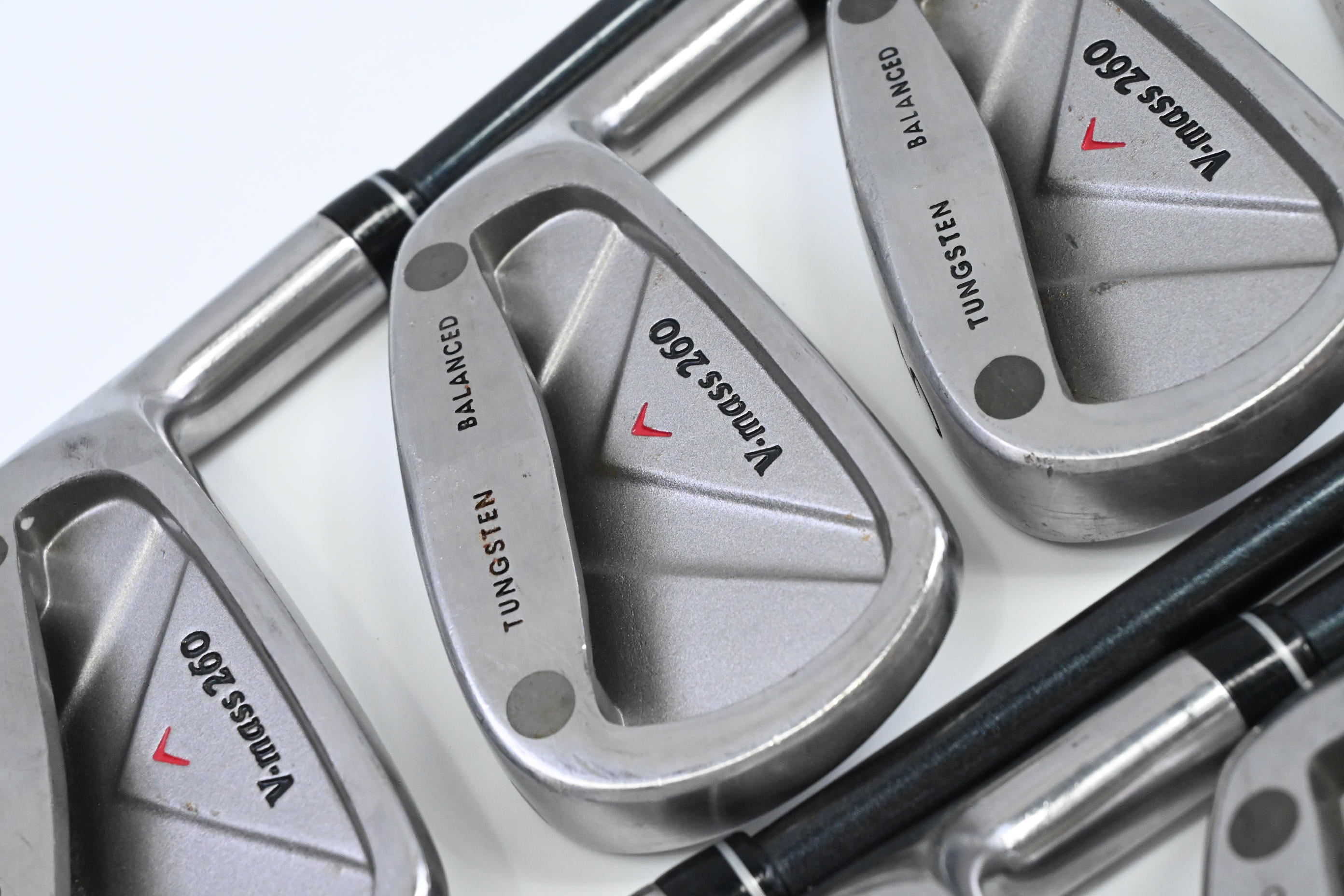 Yonex V-Mass 260 Irons / 3-PW+SW / Stiff Flex Yonex UltimumTi 5 Shafts