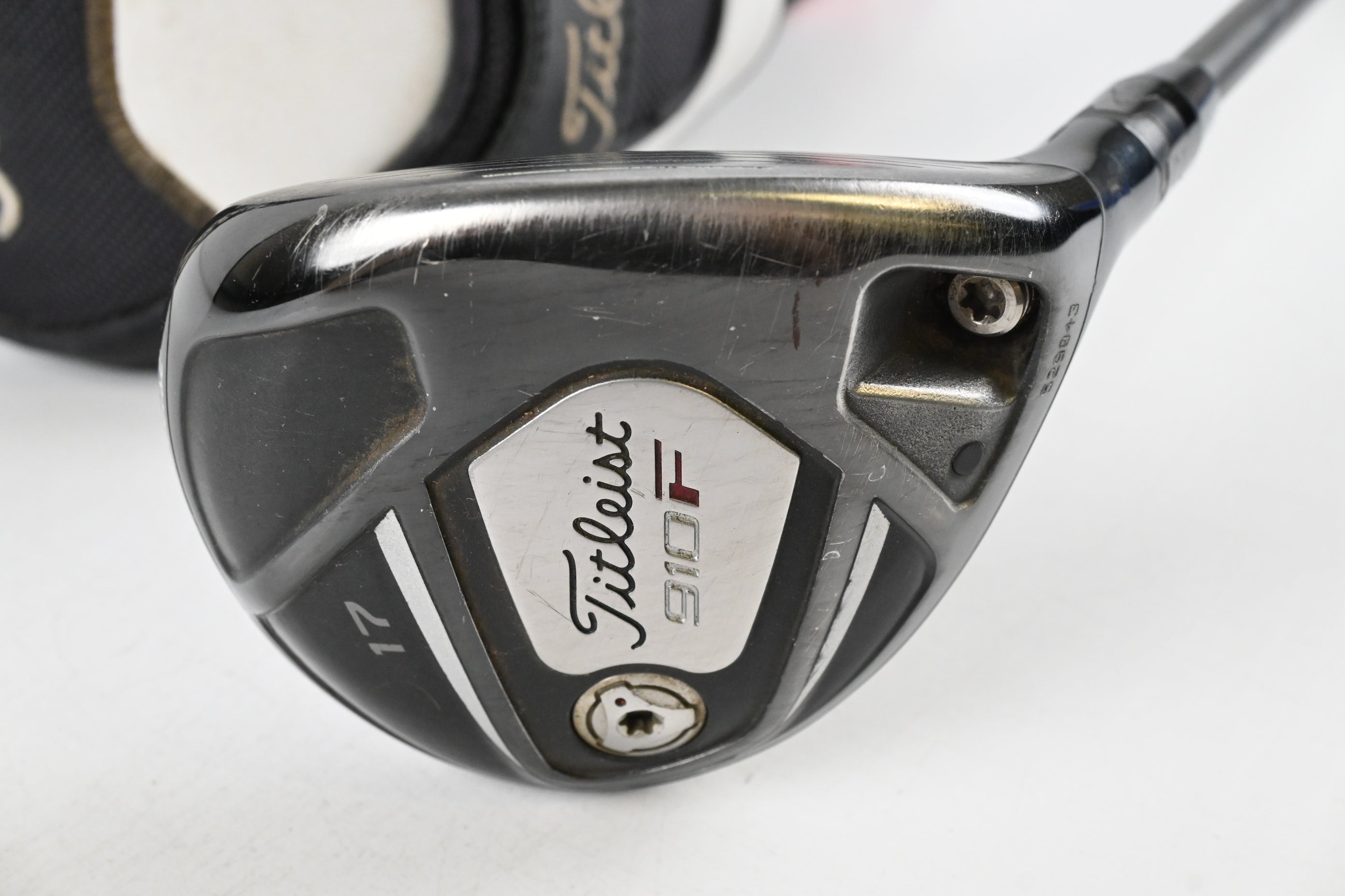 Titleist 910 F #4 Wood / 17 Degree / Regular Flex Aldila RIP 70 Shaft