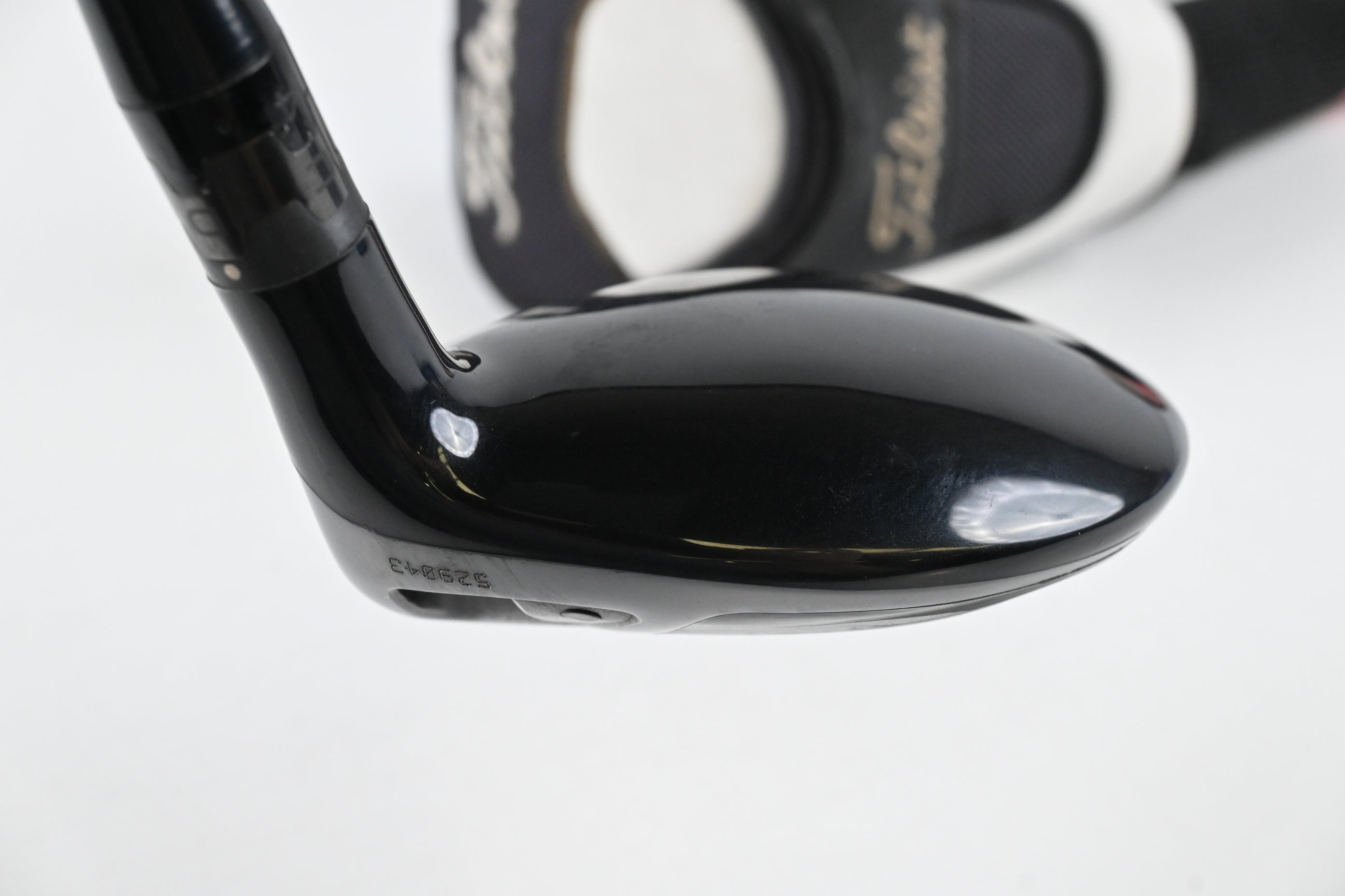 Titleist 910 F #4 Wood / 17 Degree / Regular Flex Aldila RIP 70 Shaft