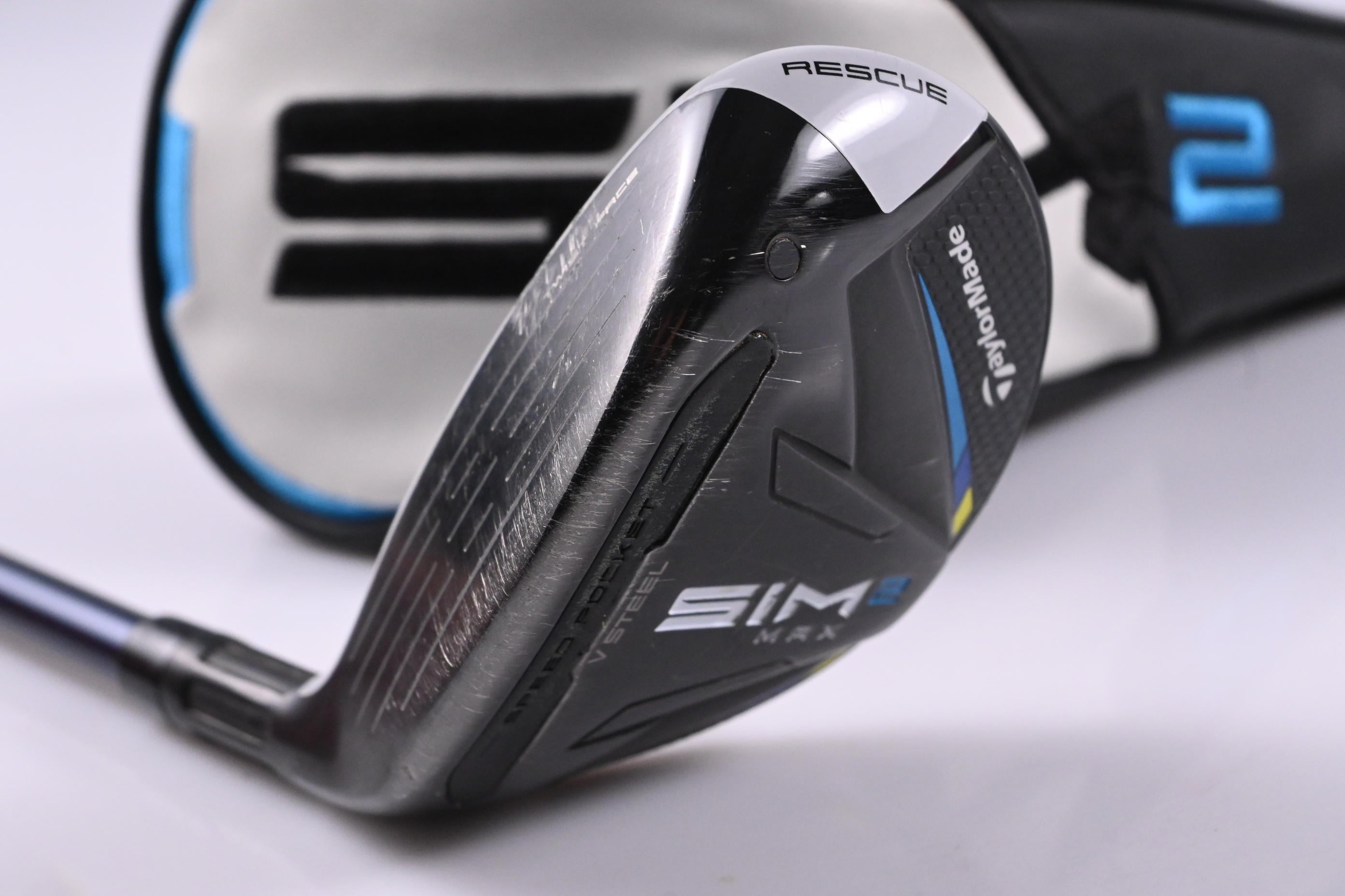 Left Hand Taylormade SIM2 Max #4 Hybrid / 22 Degree / Regular Flex Ventus Blue 6