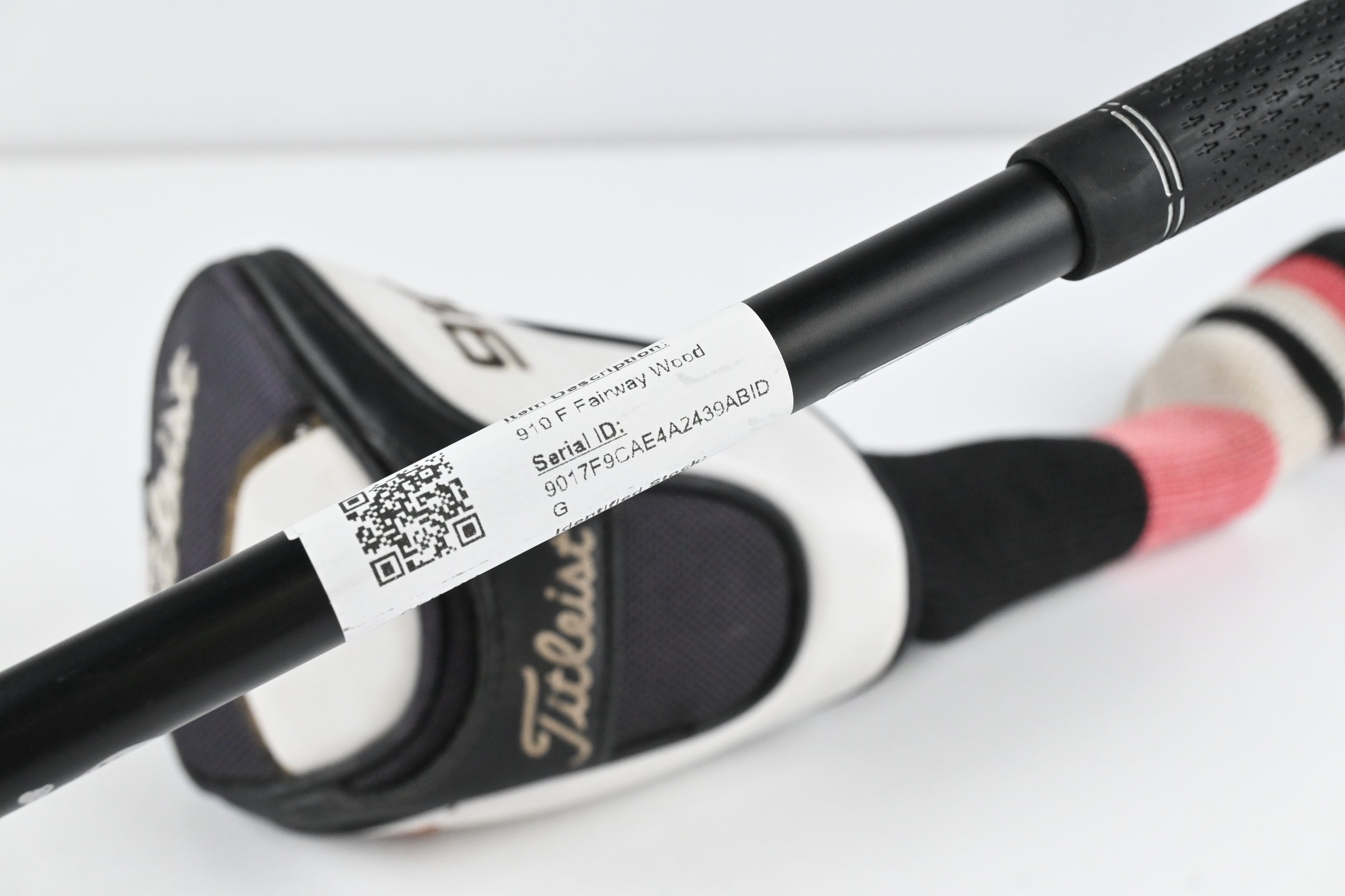 Titleist 910 F #4 Wood / 17 Degree / Regular Flex Aldila RIP 70 Shaft