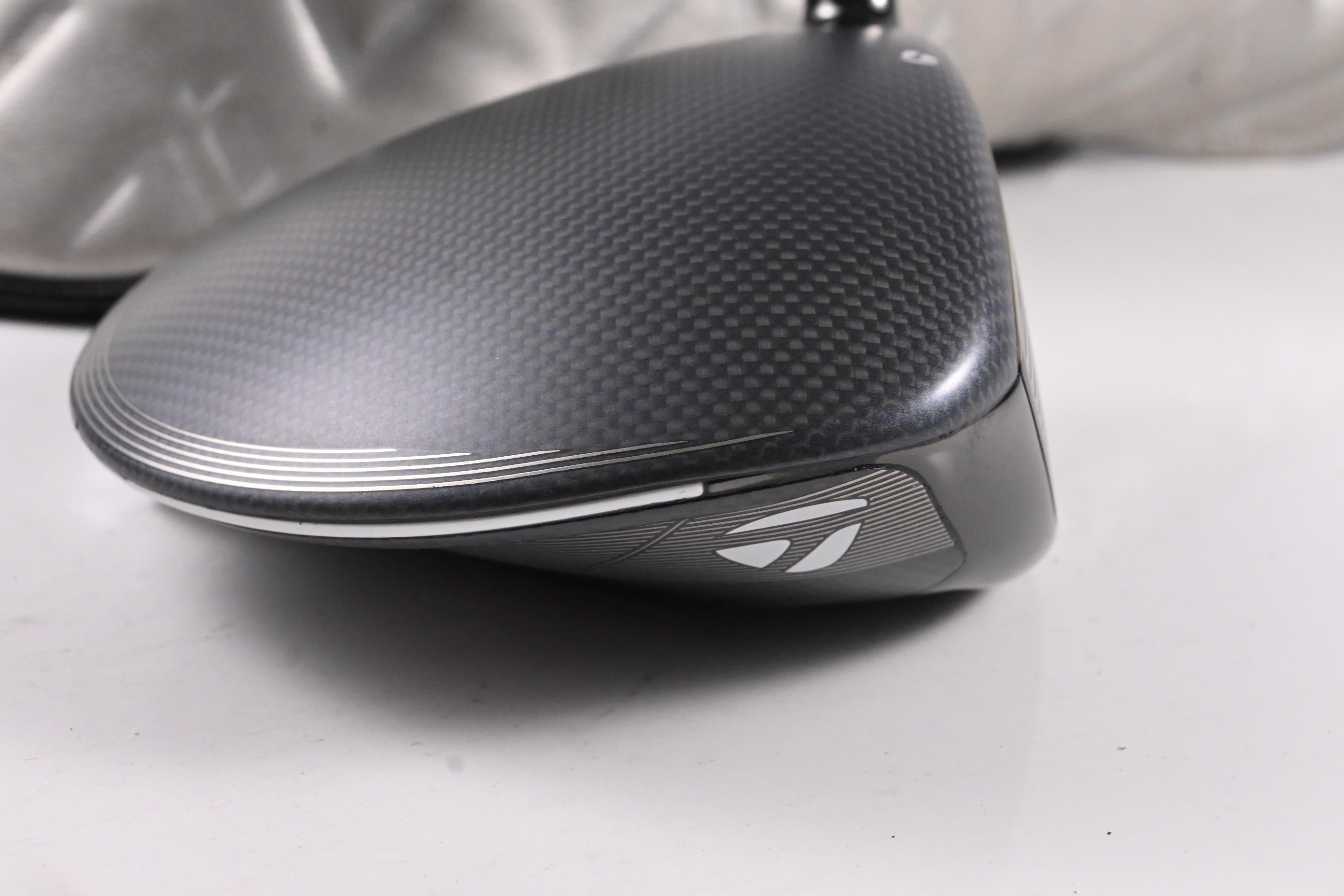 Taylormade Qi35 Driver / 12 Degree / Regular Flex Vanquish 4 Shaft