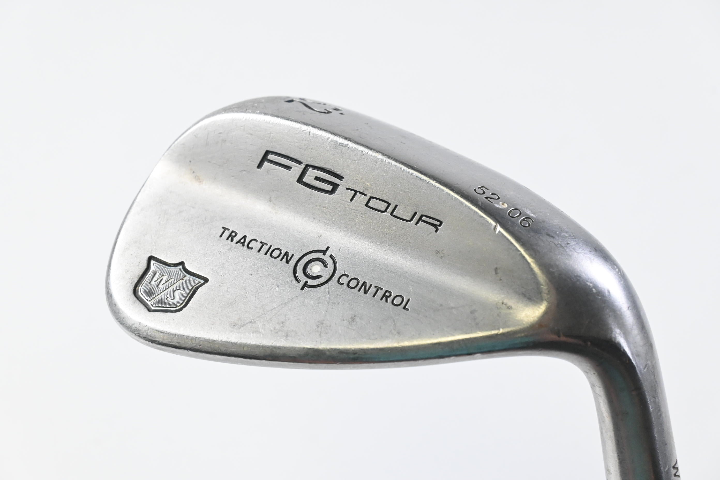 Wilson FG Tour Gap Wedge / 52 Degree / Wedge Flex Dynamic Gold Shaft