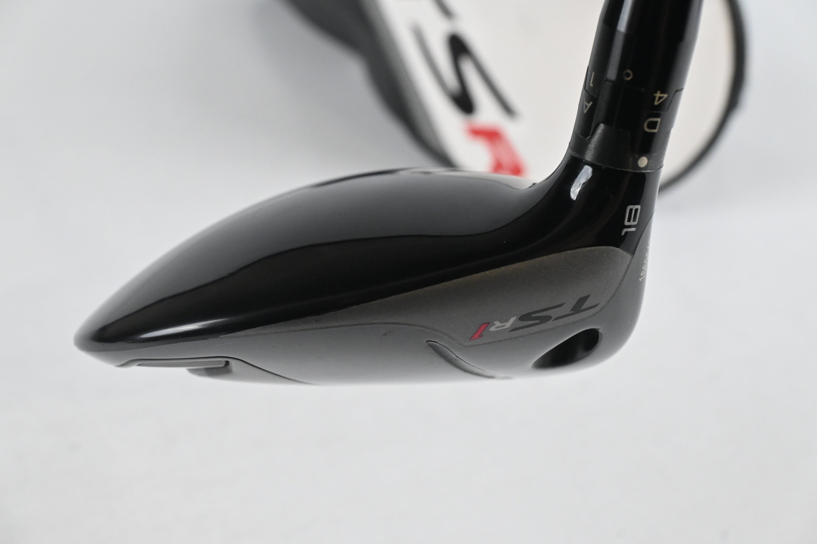 Left Hand Titleist TSR1 #5 Wood / 18 Degree / Regular Flex MMT Speedmesh 40