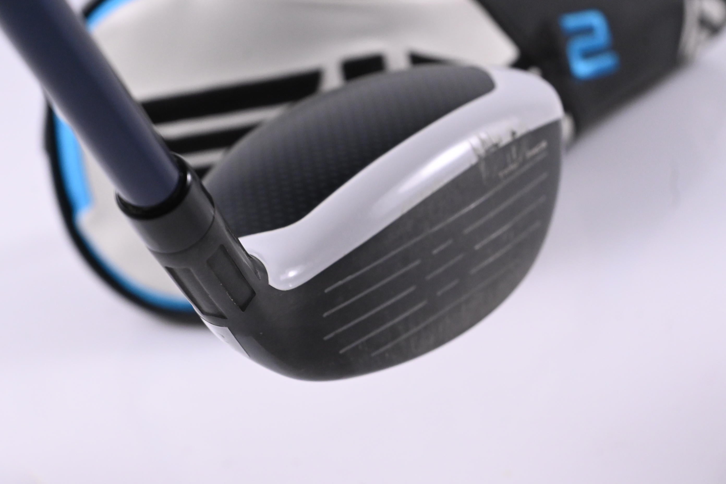 Left Hand Taylormade SIM2 Max #4 Hybrid / 22 Degree / Regular Flex Ventus Blue 6