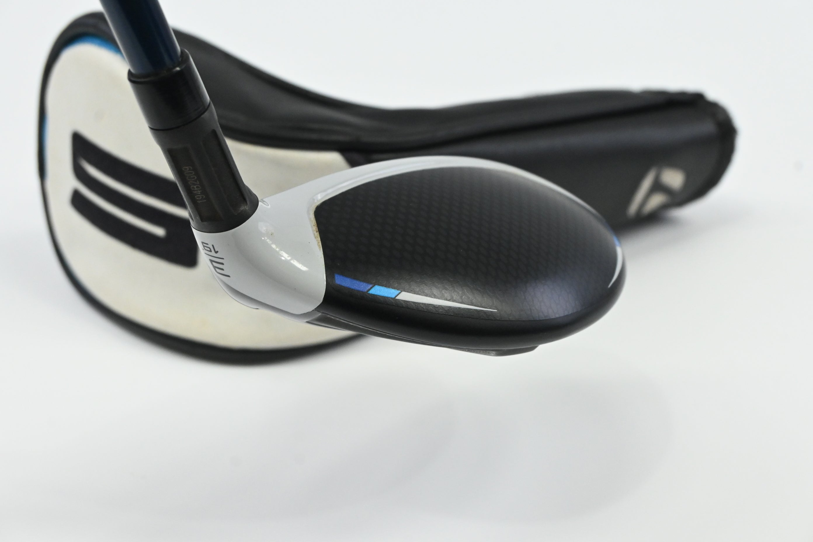 Taylormade SIM2 Max #3 Hybrid / 19 Degree / Stiff Flex Fujikura Ventus Blue 7
