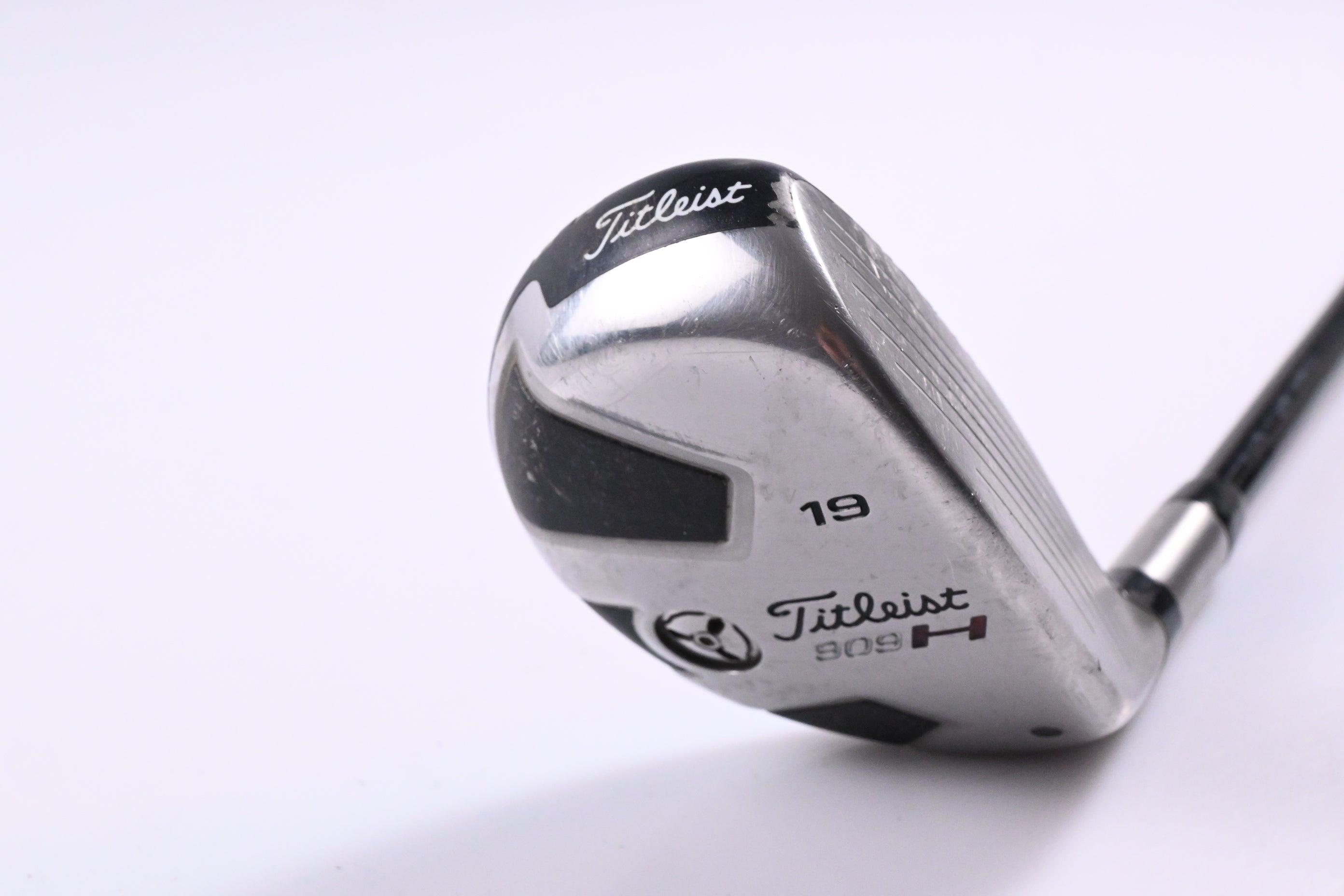 Titleist 909H #3 Hybrid / 19 Degree / Stiff Flex Aldila Voodoo Shaft