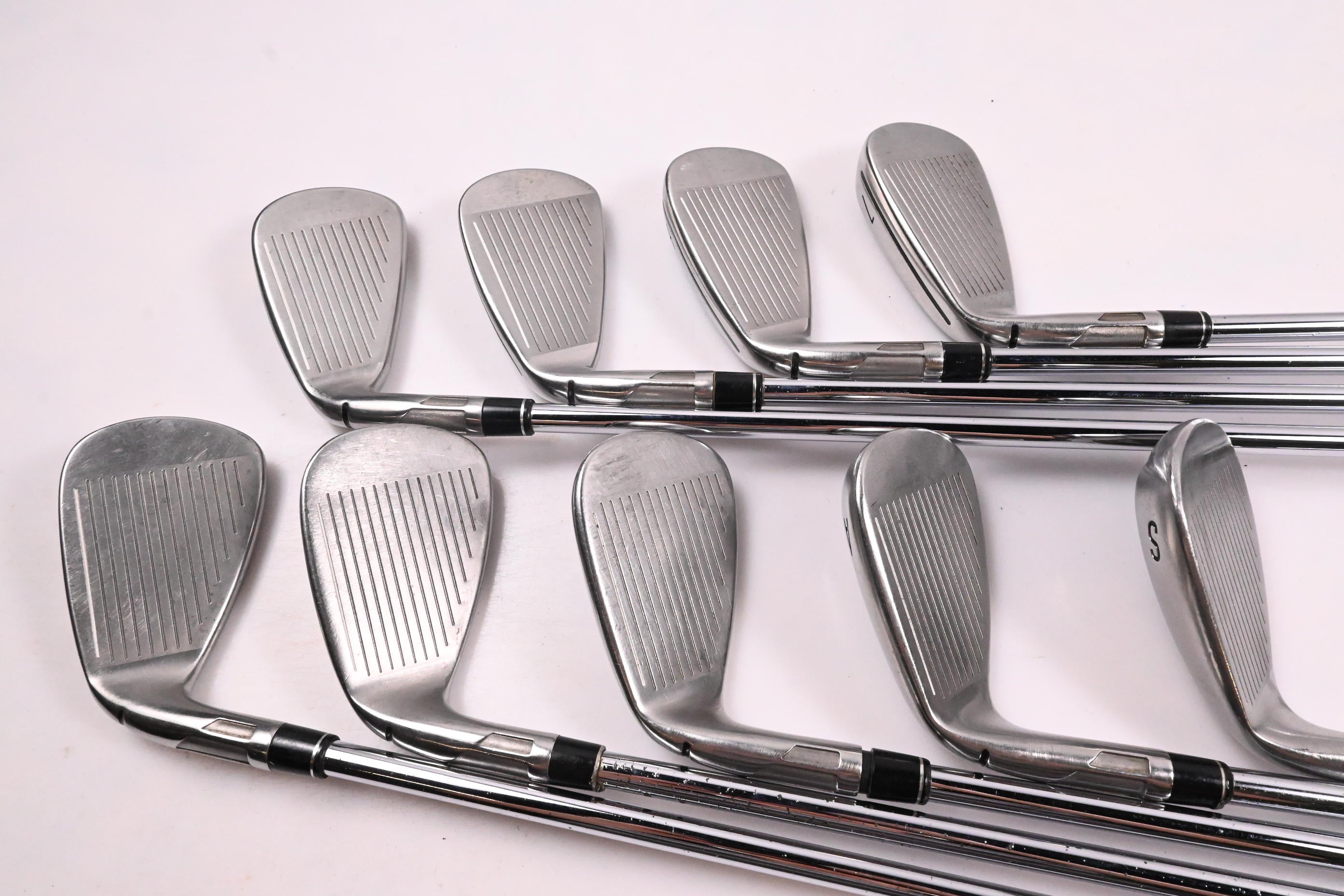 Taylormade SIM2 Max Irons / 4-PW+GW+SW / Regular Flex Elevate 95 Shafts