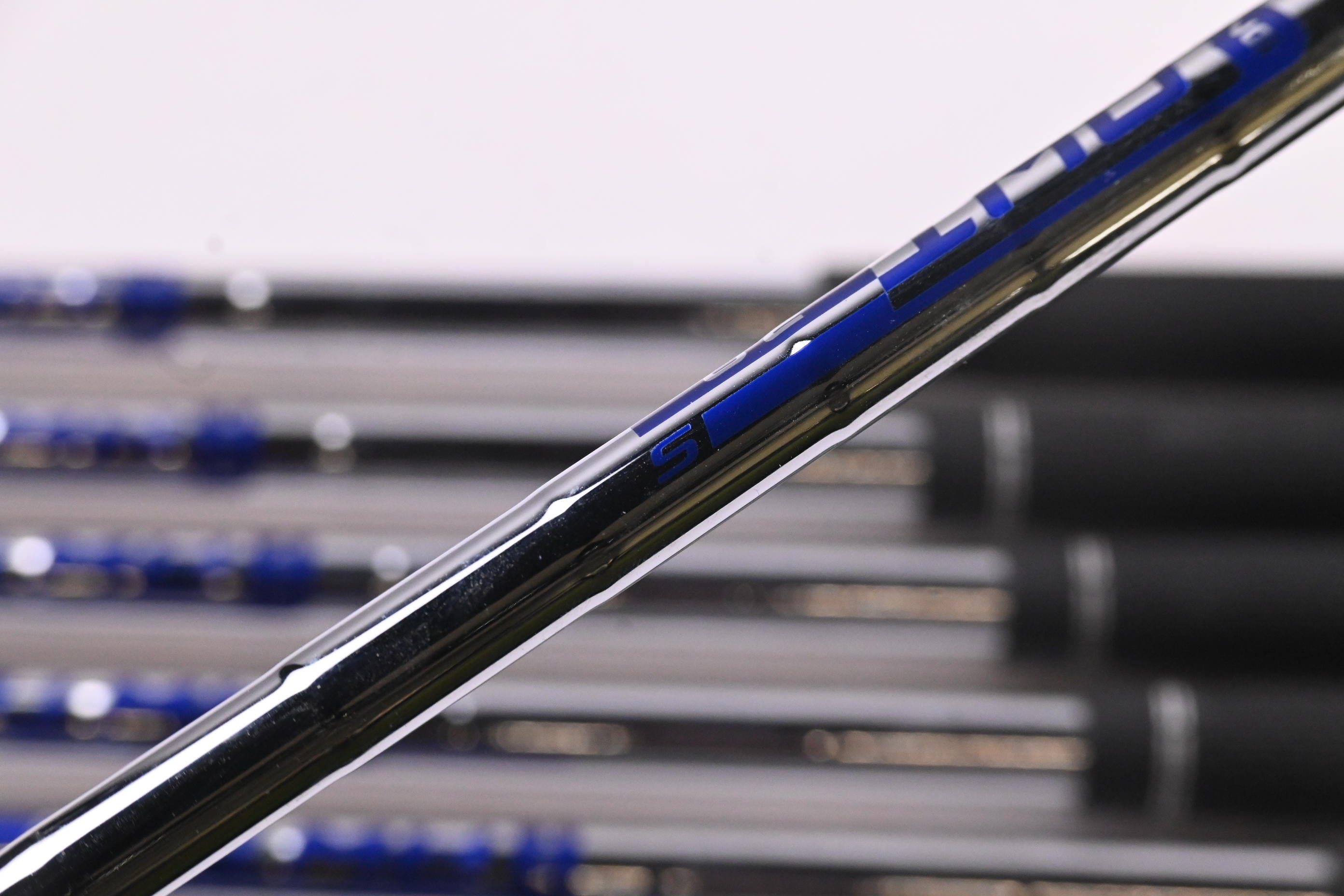 Ping G425 Irons / 4-PW / Green Dot / Stiff Flex Ping AWT 2.0 Steel Shafts