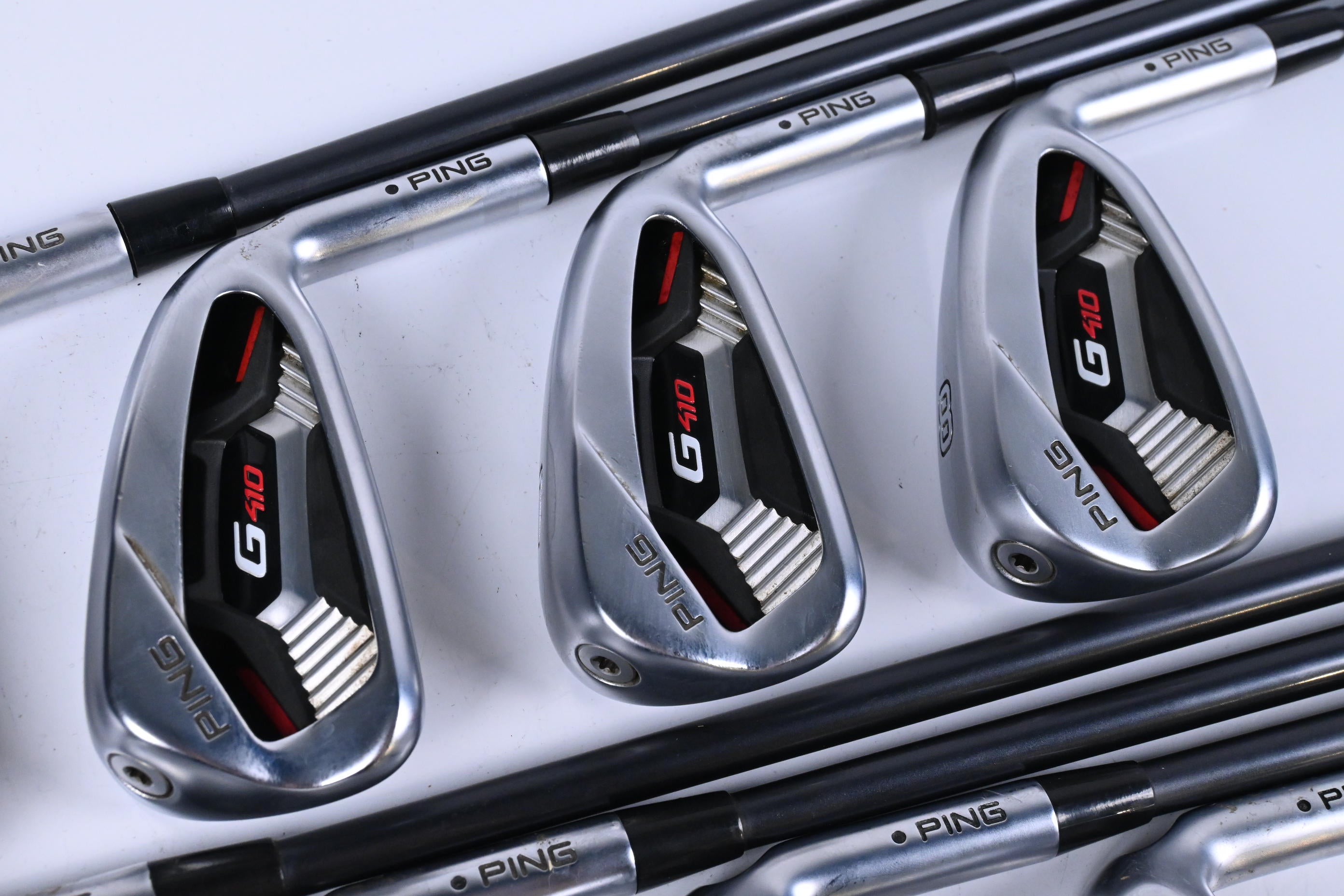 Ping G410 Irons / 5-PW+GW+SW / Black Dot / Regular Flex Ping Alta CB AWT Shafts