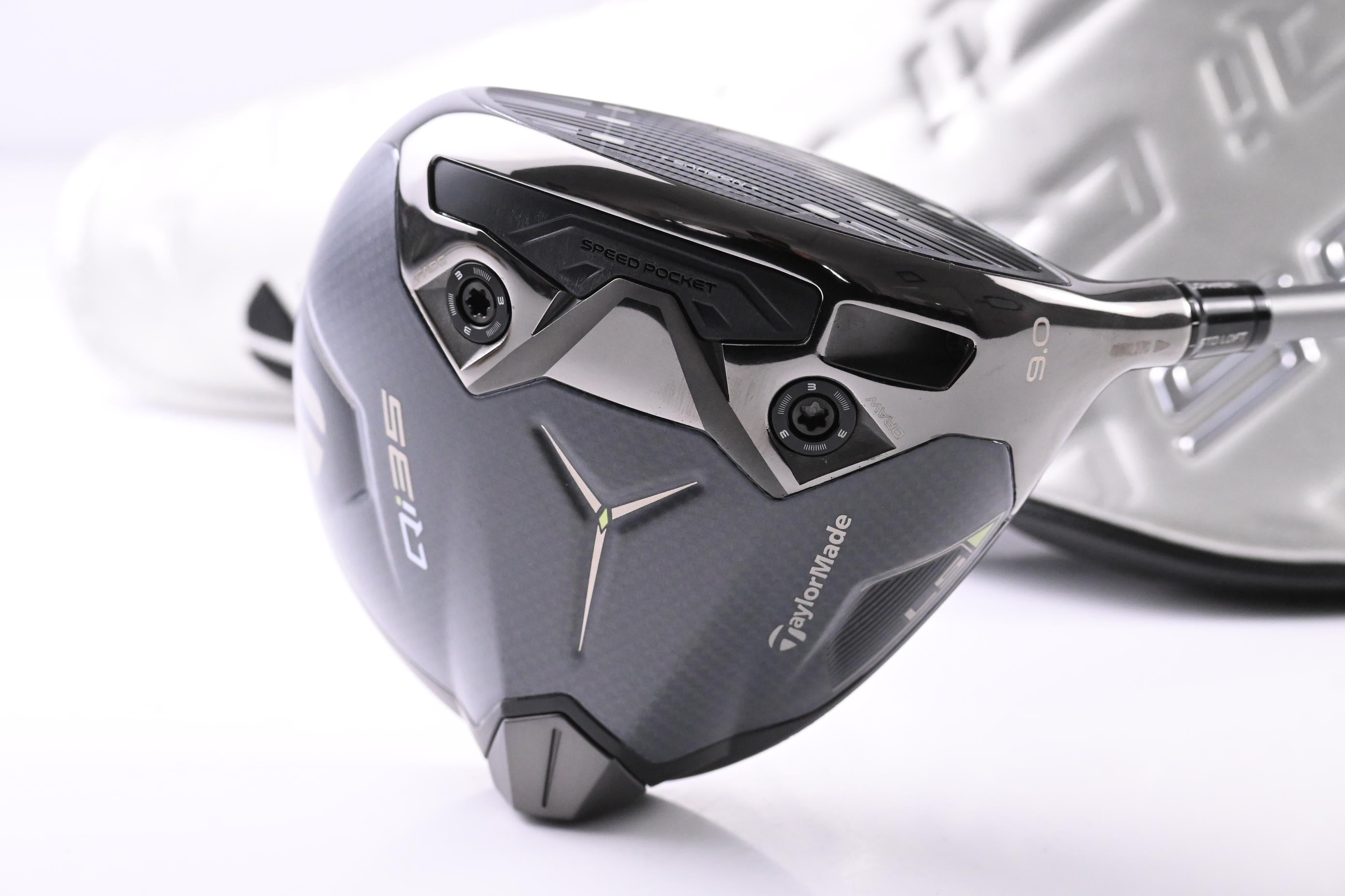 Taylormade Qi35 LS Driver / 9 Degree / Regular Flex Fujikura Air Speeder 50