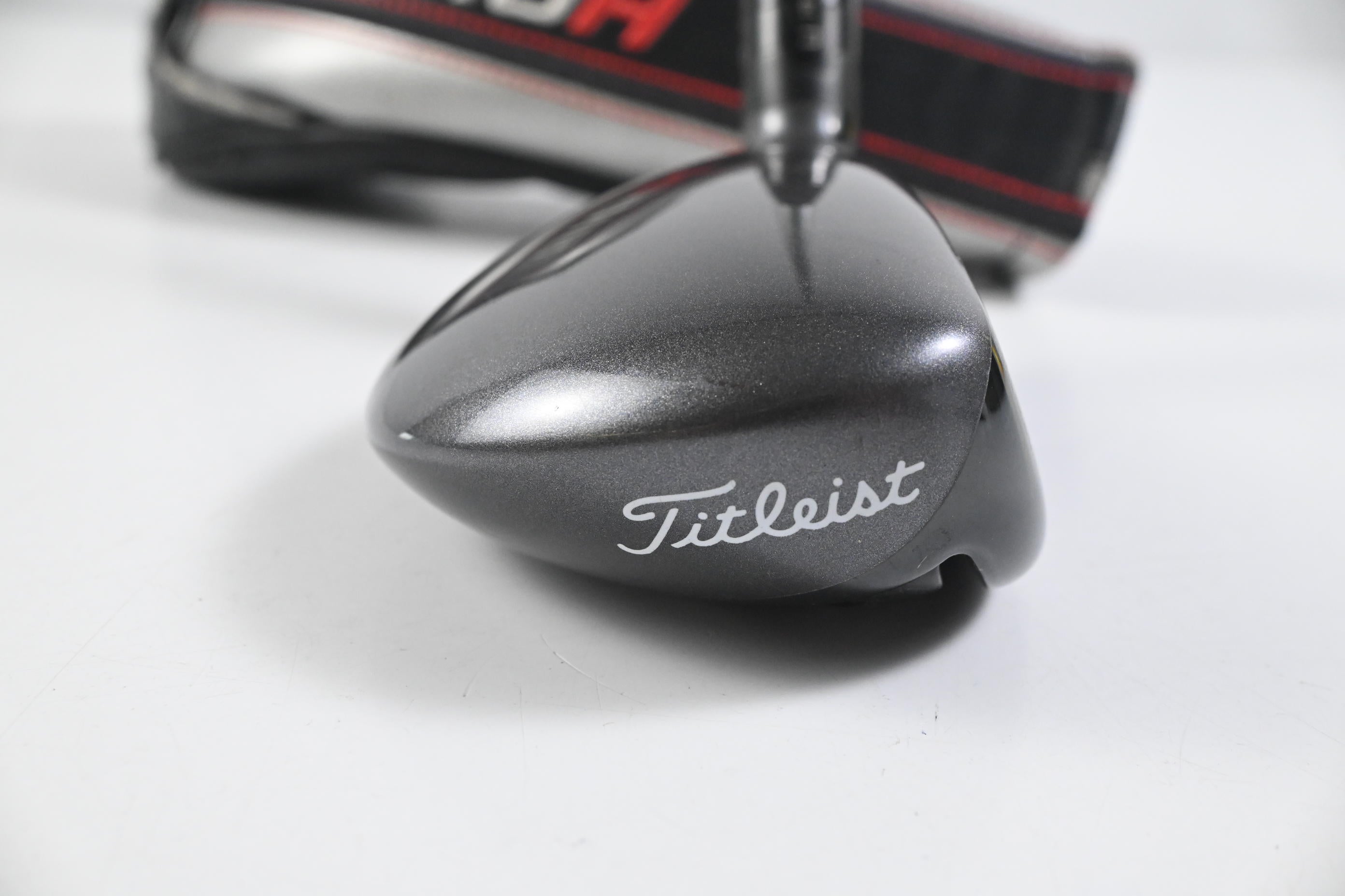 Titleist 816 H1 #4 Hybrid / 23 Degree / Regular Flex Diamana M+ Red 60 Shaft