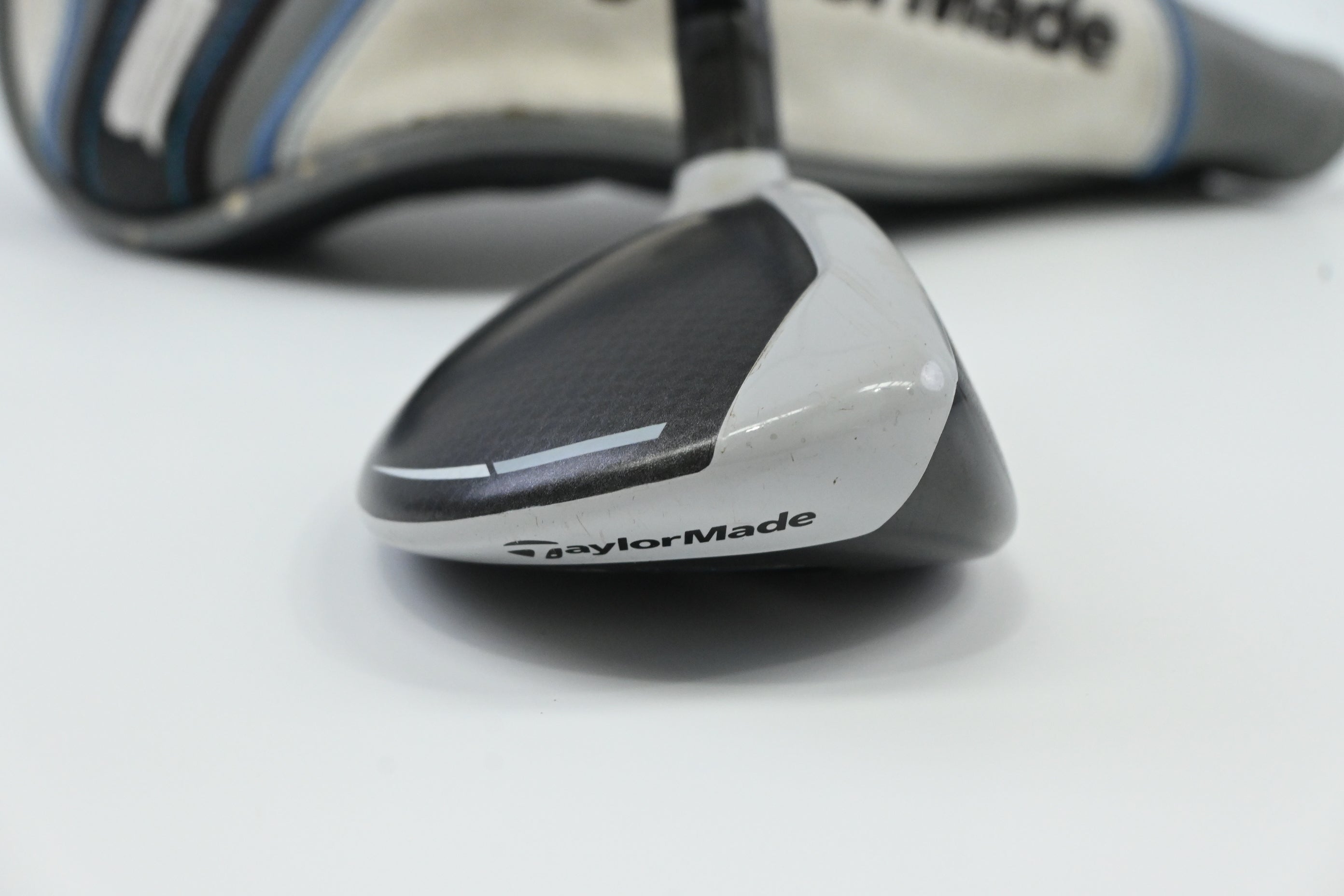Taylormade SIM Max # 4 Hybrid / 23 Degree / Regular Flex Fujikura Ventus Blue 6
