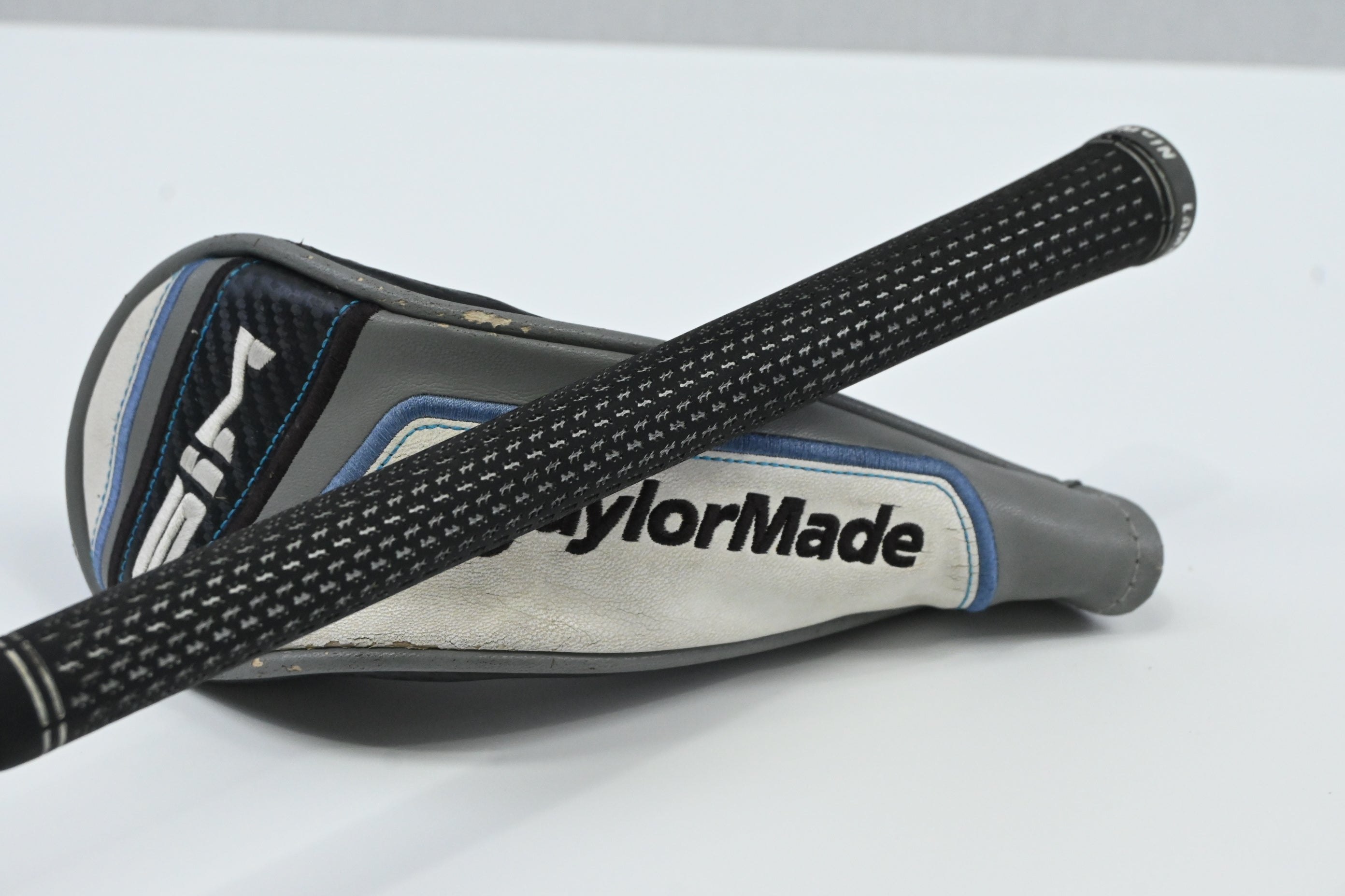 Taylormade SIM Max # 4 Hybrid / 23 Degree / Regular Flex Fujikura Ventus Blue 6