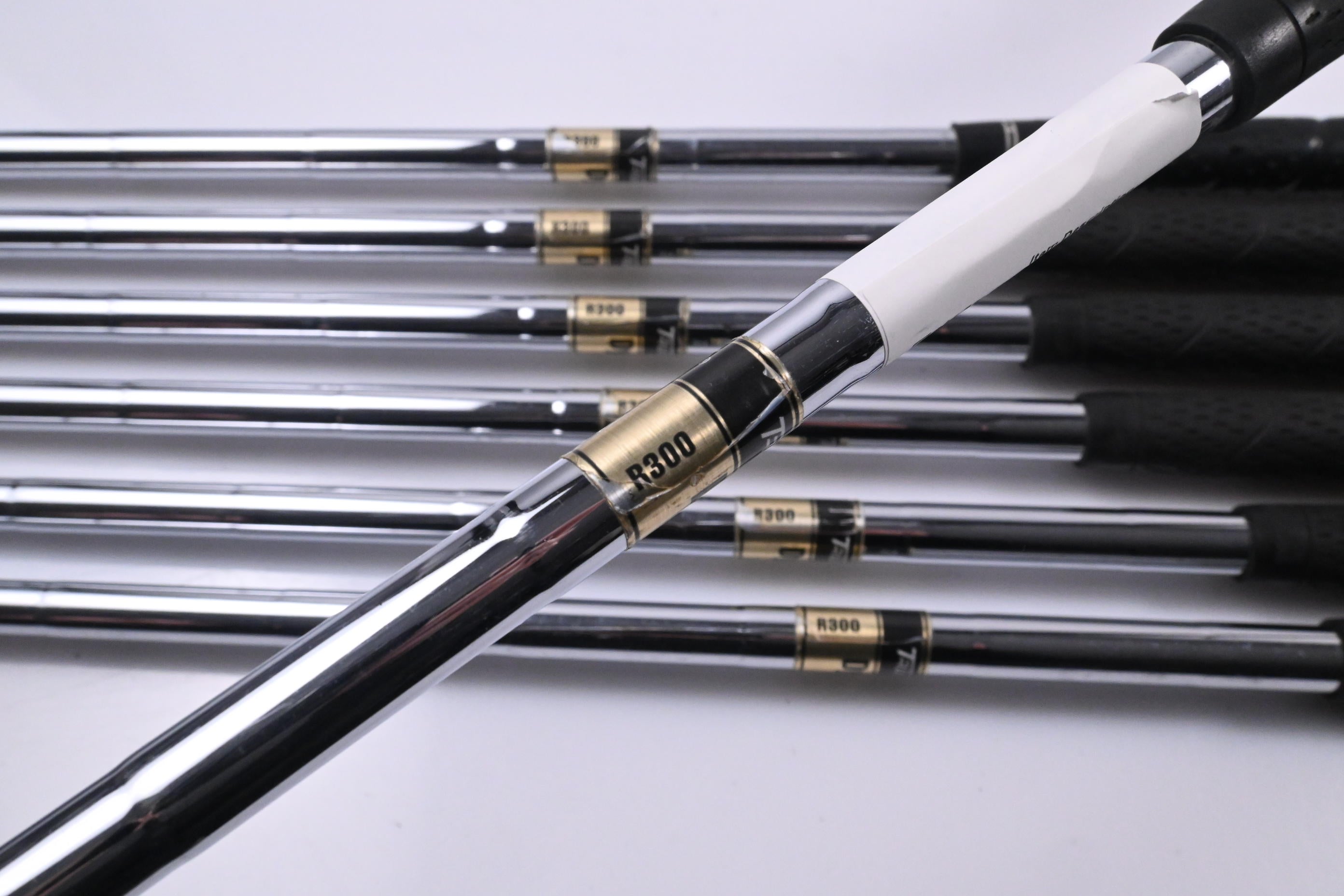 Mizuno MP-60 Irons / 4-PW / Regular Flex Dynamic Gold R300 Shafts