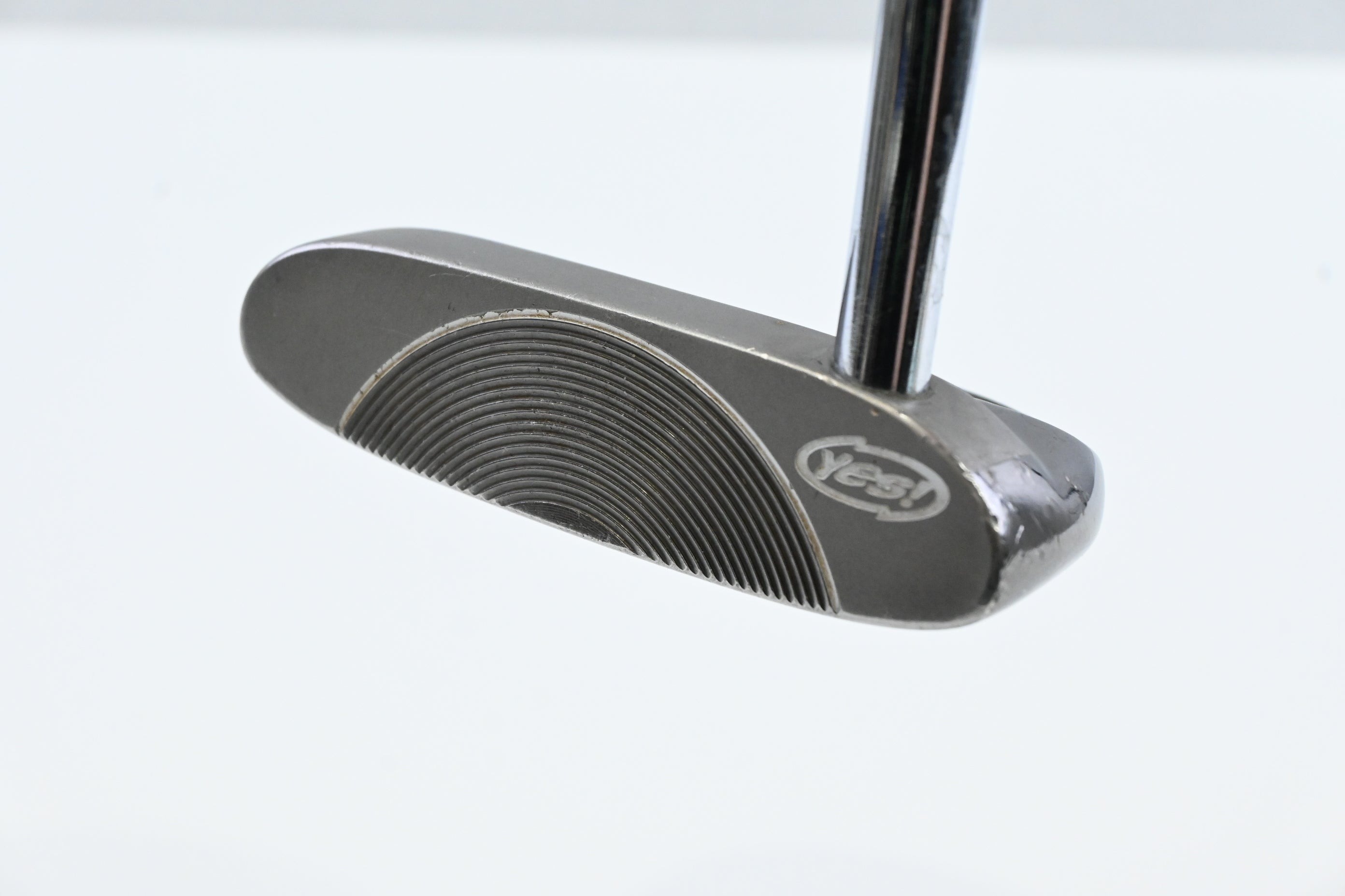 Yes! C-Groove Victoria Putter / 34 Inch