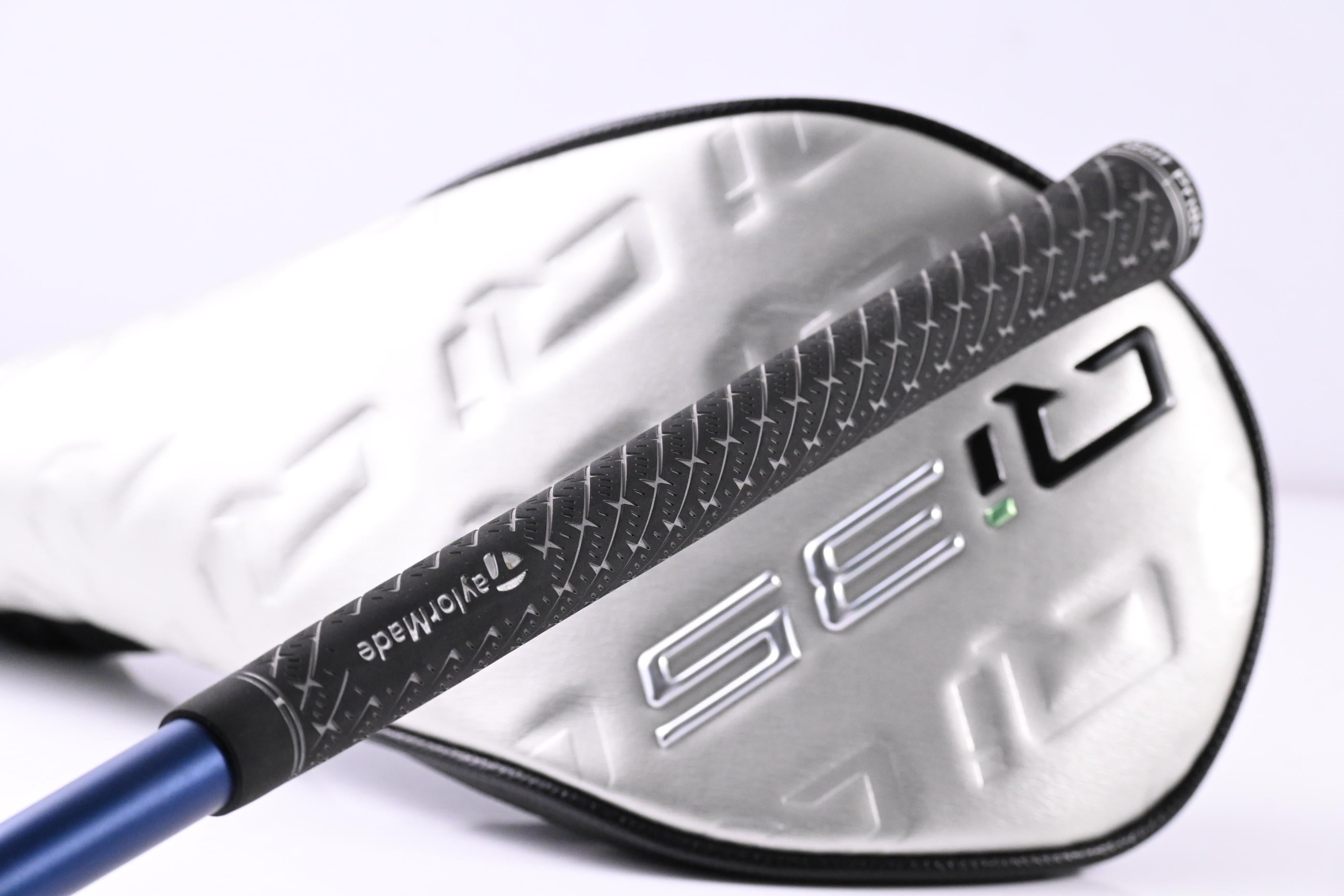 Taylormade Qi35 Driver / 10.5 Degree / Regular Flex Fujikura Ventus Blue 5 Shaft