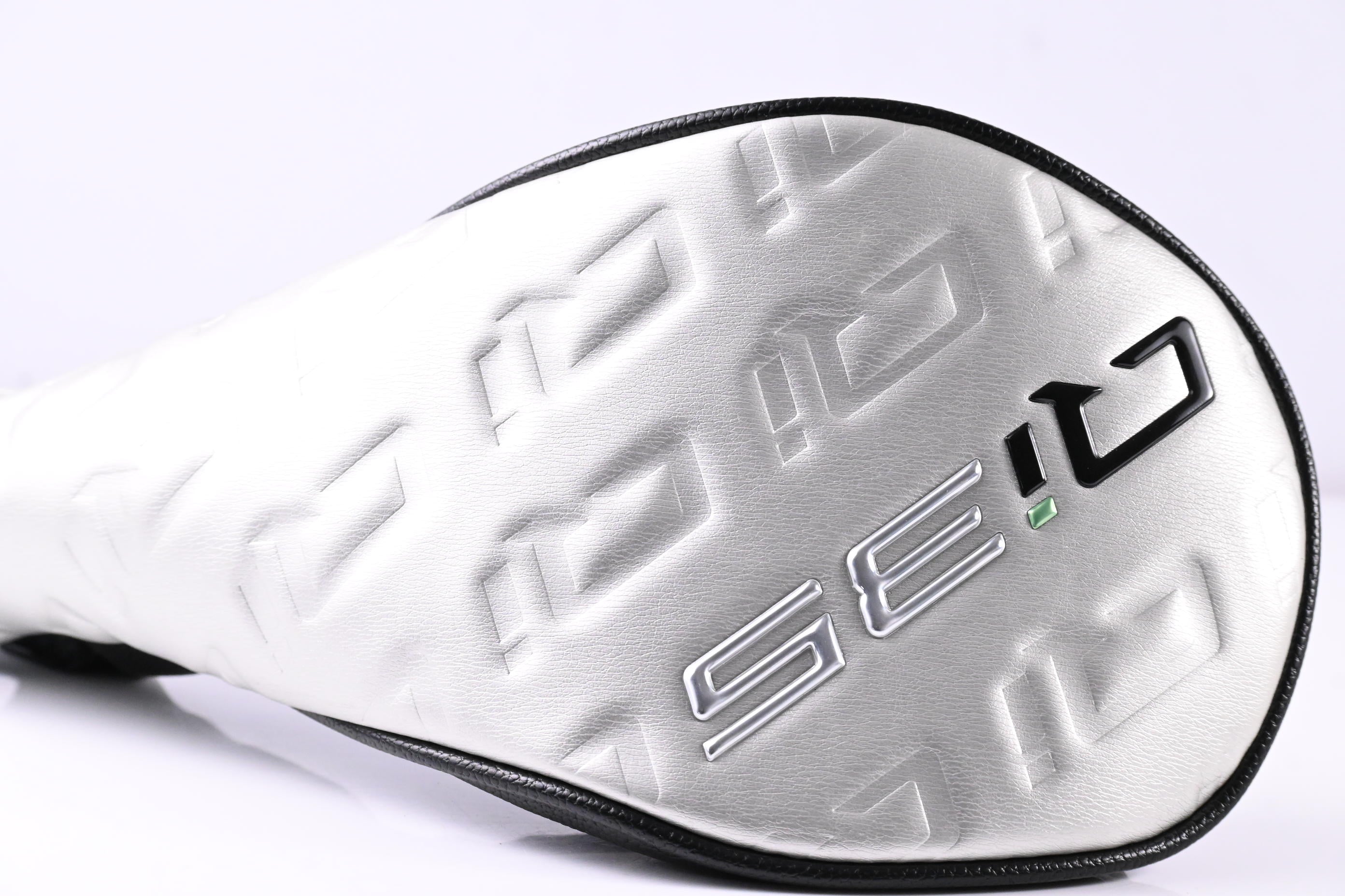 Taylormade Qi35 Driver / 10.5 Degree / Regular Flex Fujikura Ventus Blue 5 Shaft