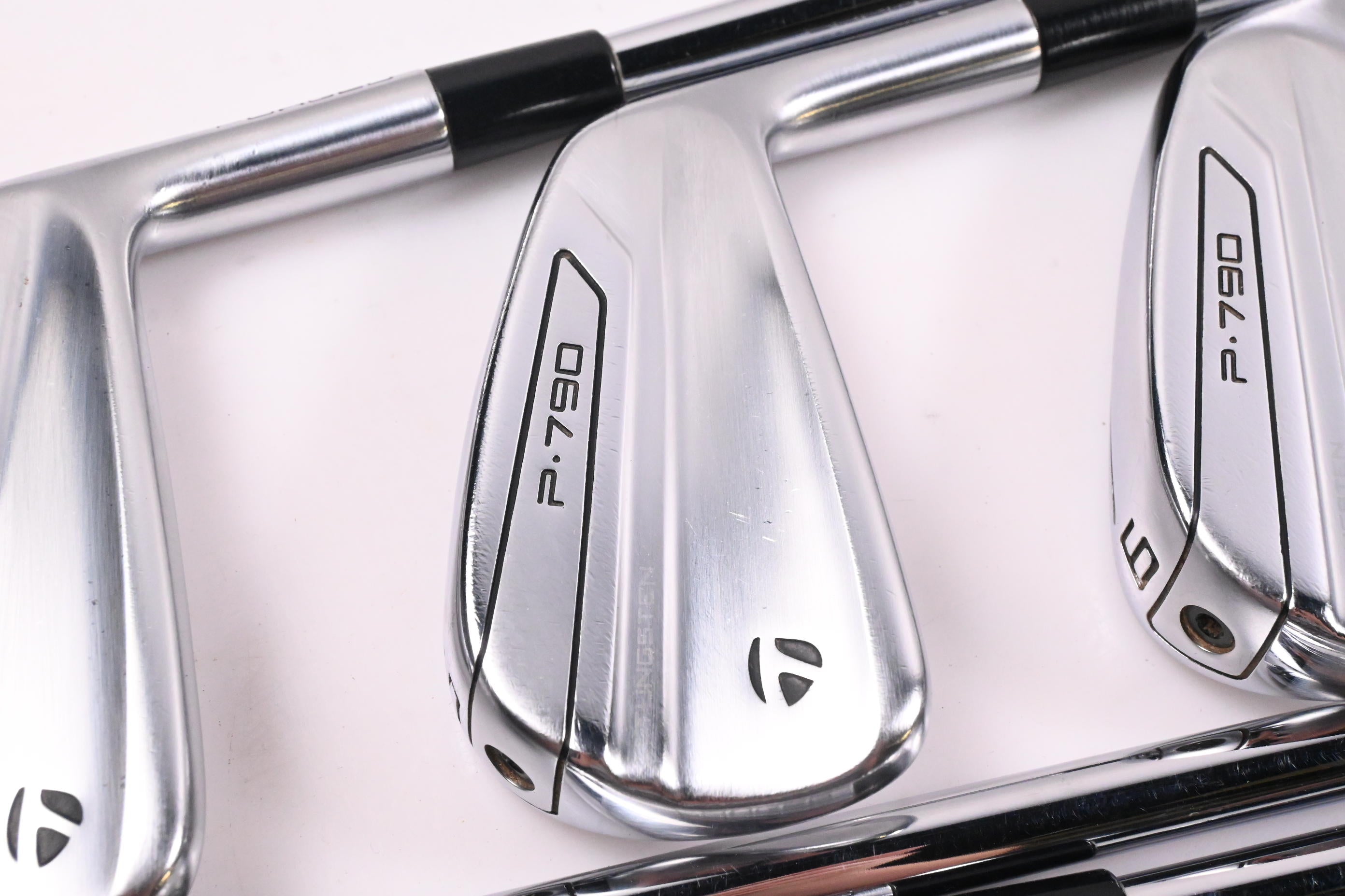 Taylormade P790 2019 Irons / 4-PW / Regular Flex Dynamic Gold 105 R300 Shafts