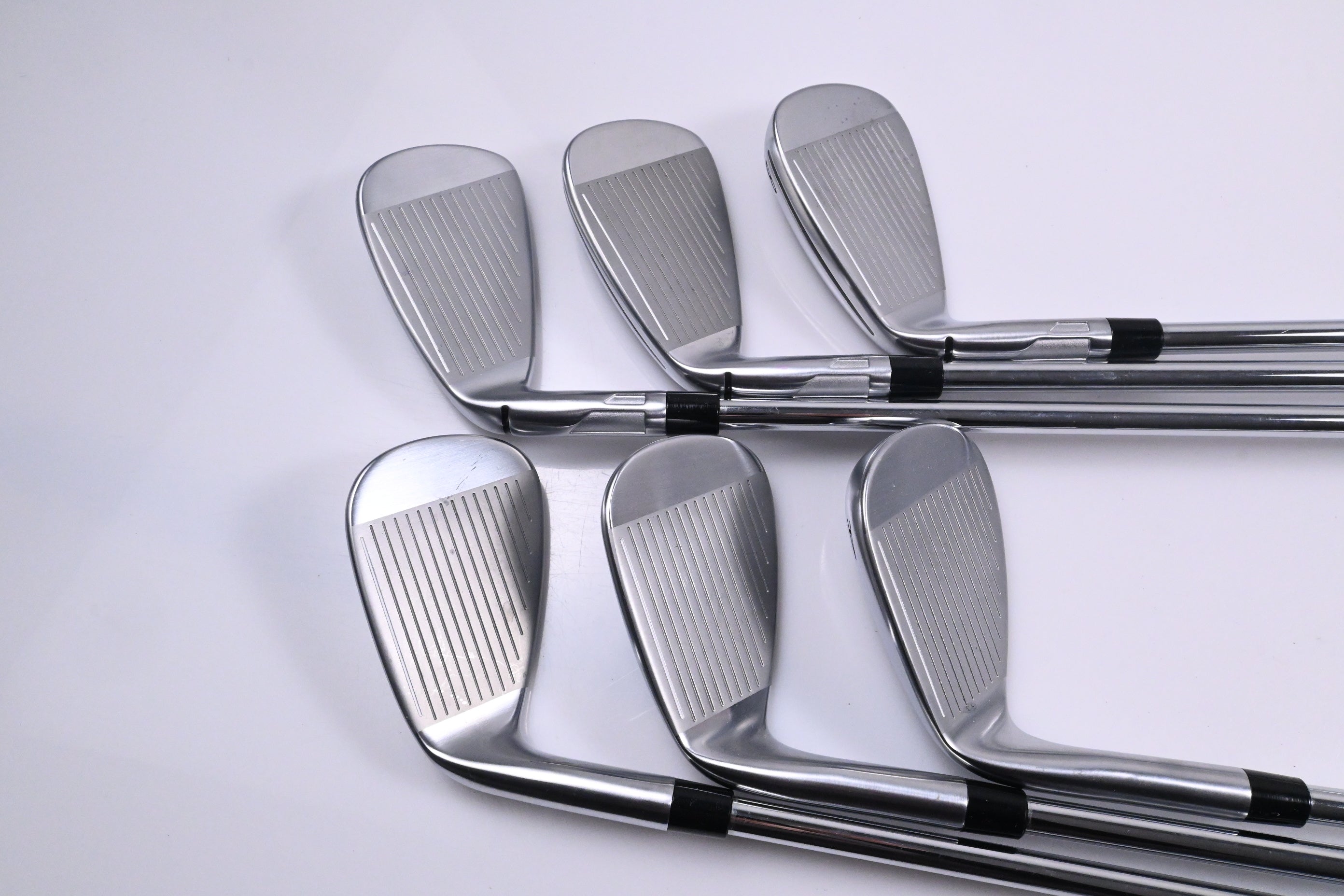 Taylormade Qi Max Irons / 6-PW+AW / Regular Flex KBS MAX Lite Shafts