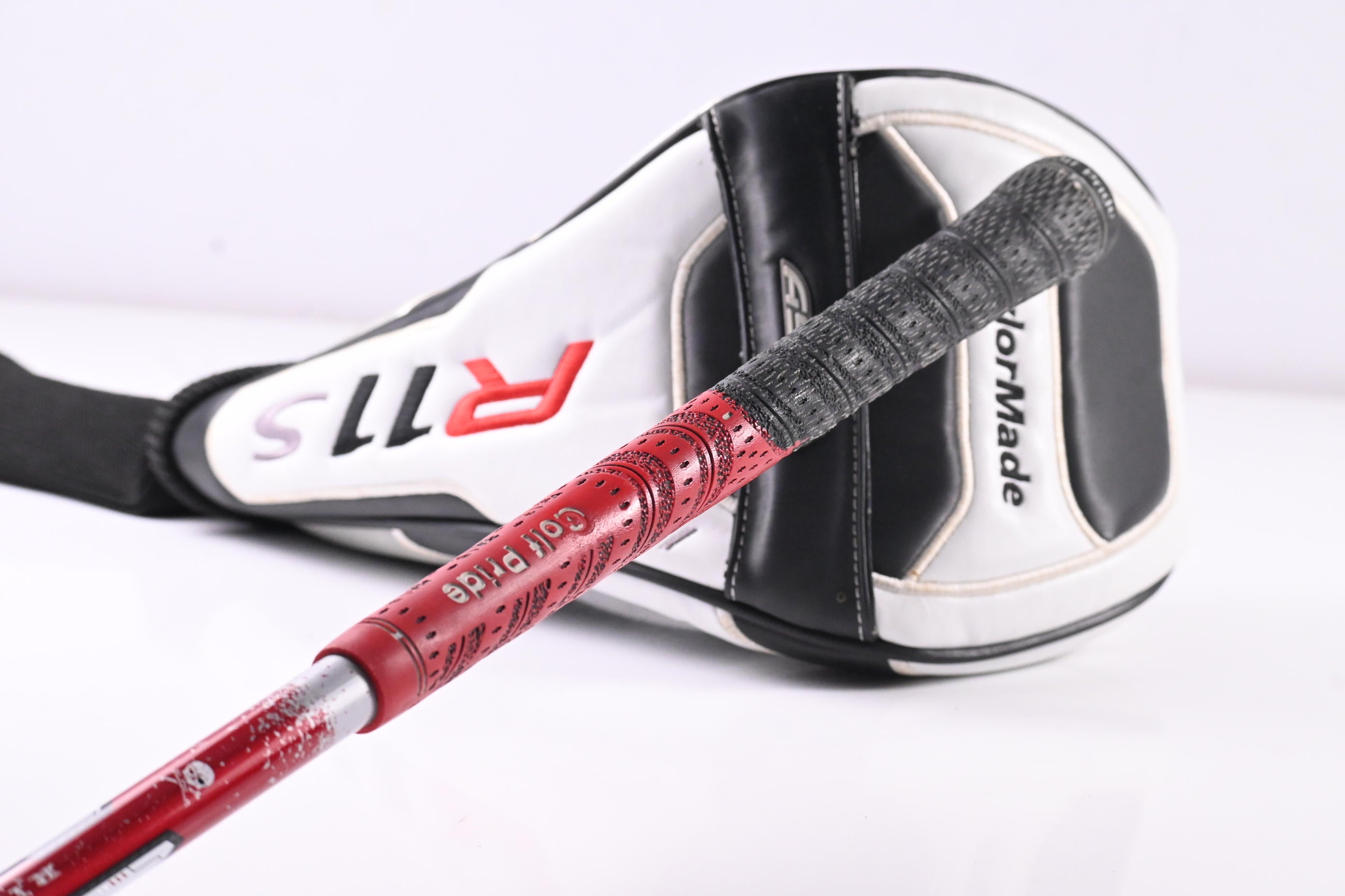 Taylormade R11S Driver / 10.5 Degree / Regular Flex Aldila RIP Phenom 60 Shaft