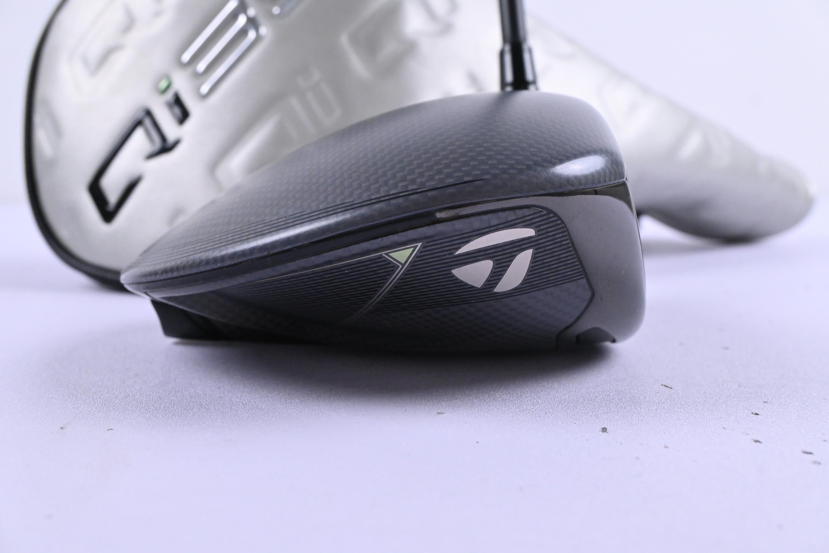 Taylormade Qi35 Driver / 9 Degree / Stiff Flex Kai'li Dark Waves White 60 Shaft