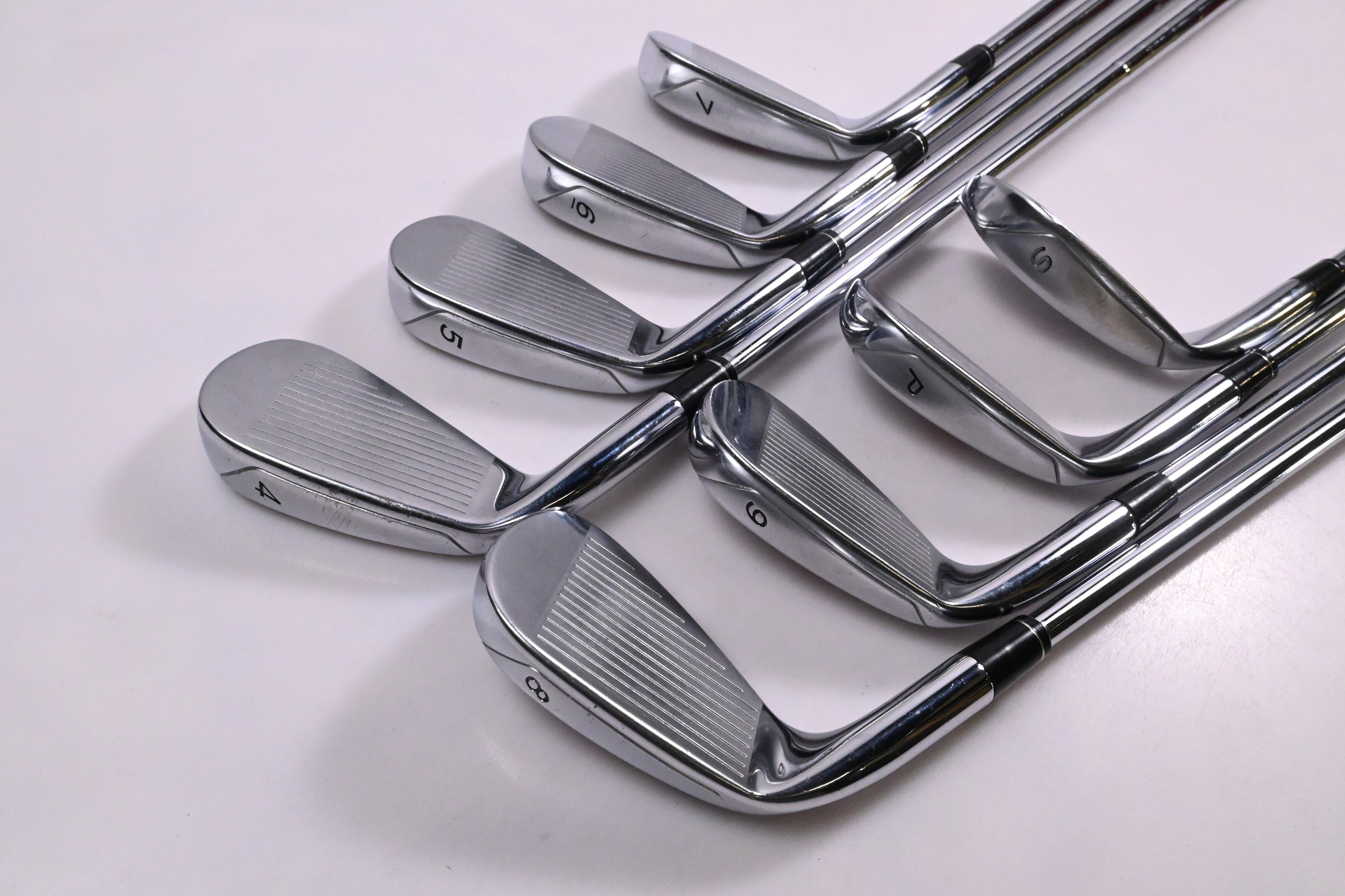 Taylormade R11 Irons / 4-PW+SW / Regular Flex KBS 90 Shafts