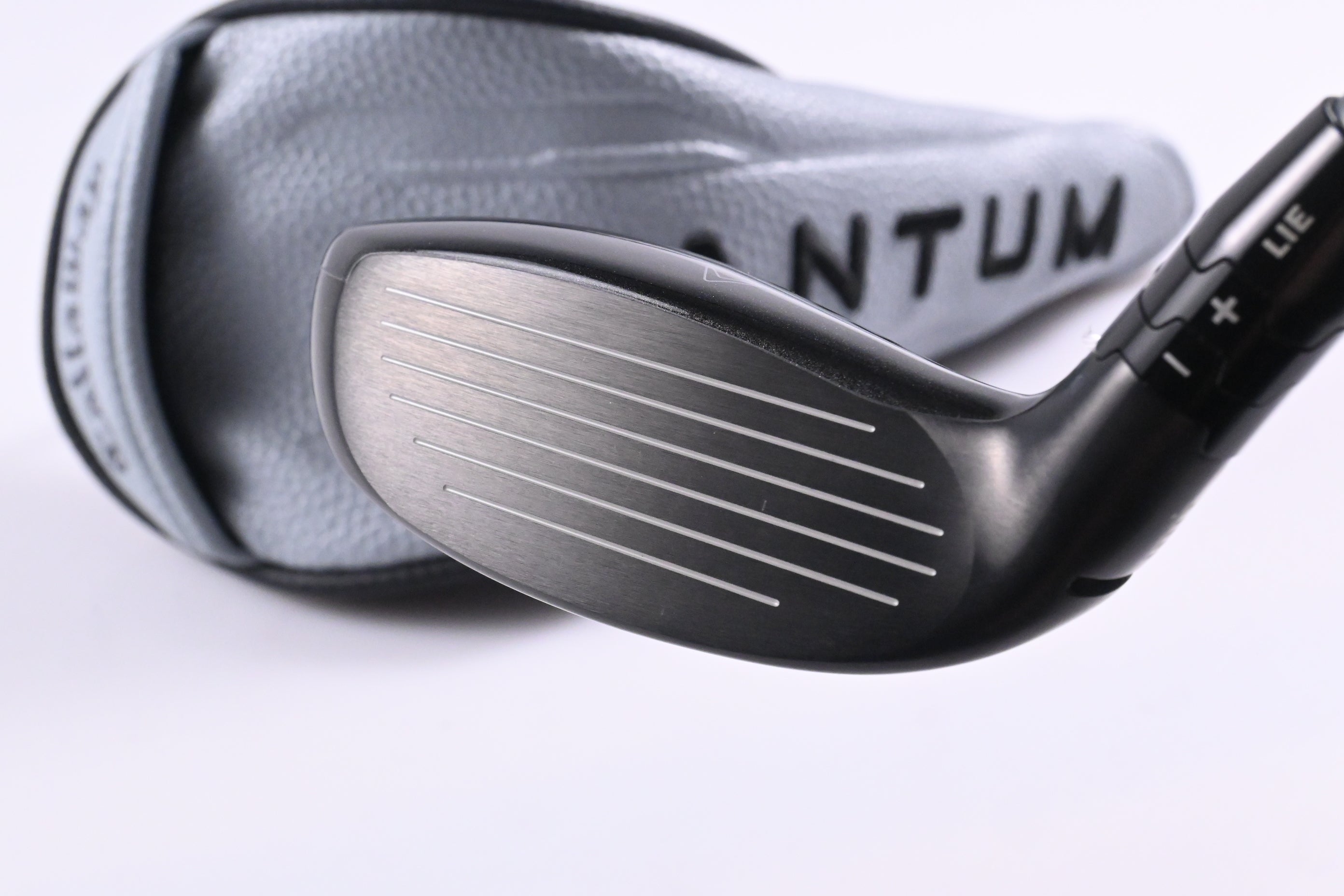 Callaway Quantum Max #5 Hybrid / 24 Degree / Regular Flex Denali Frost Silver 60