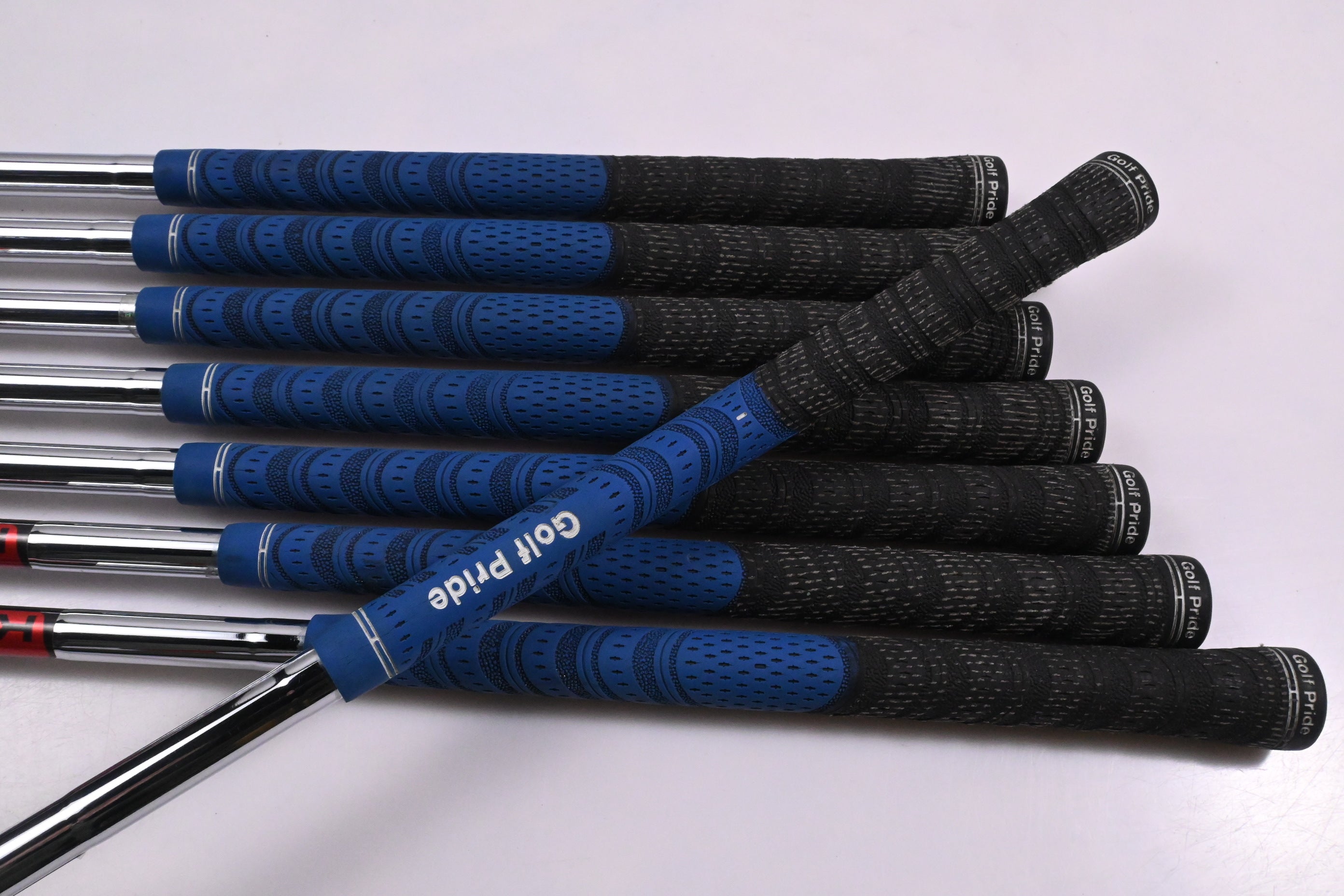Taylormade R11 Irons / 4-PW+SW / Regular Flex KBS 90 Shafts