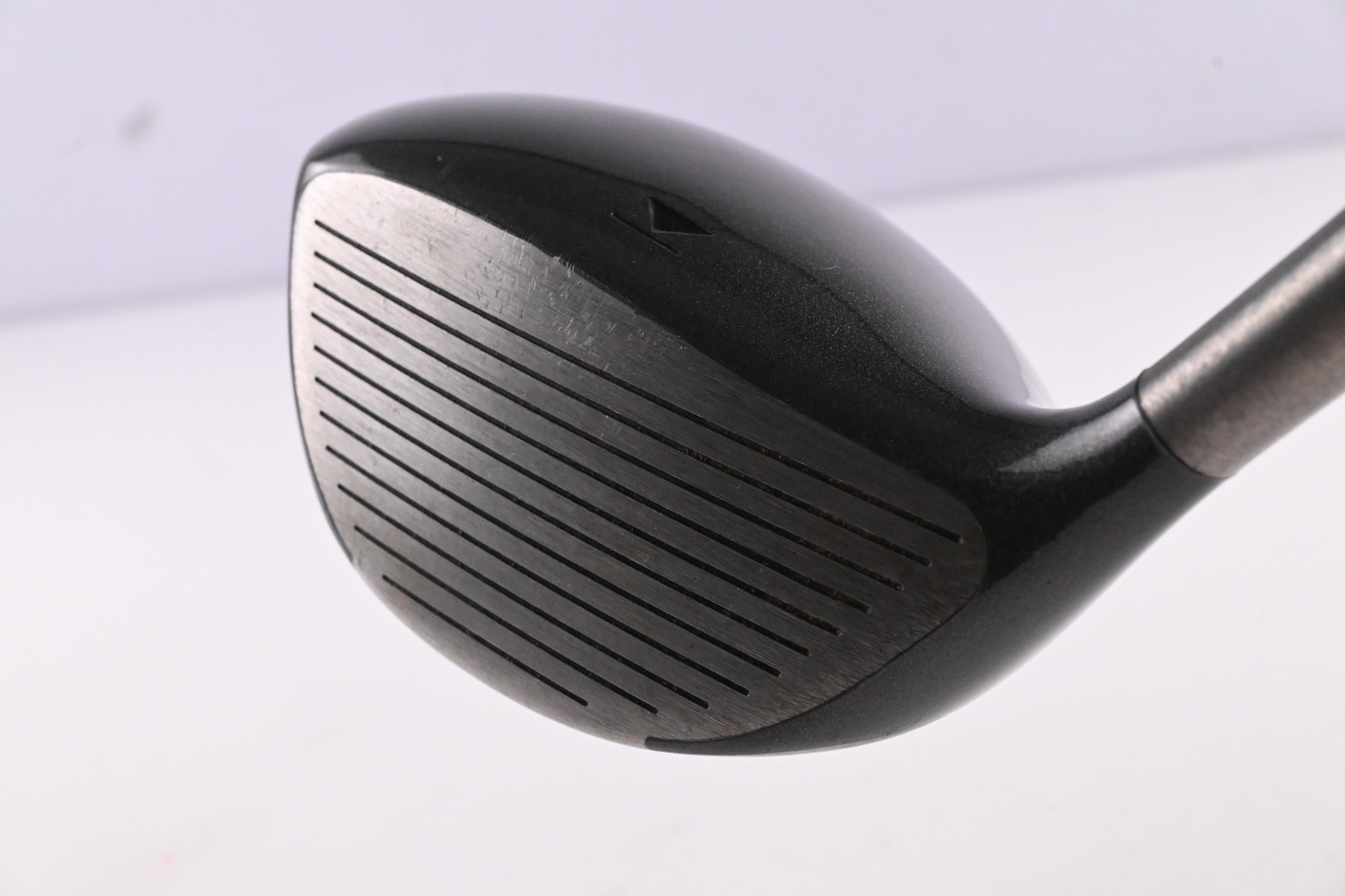 Titleist 975 D Driver / 9.5 Degree / Stiff Flex Titleist Ultralite Shaft