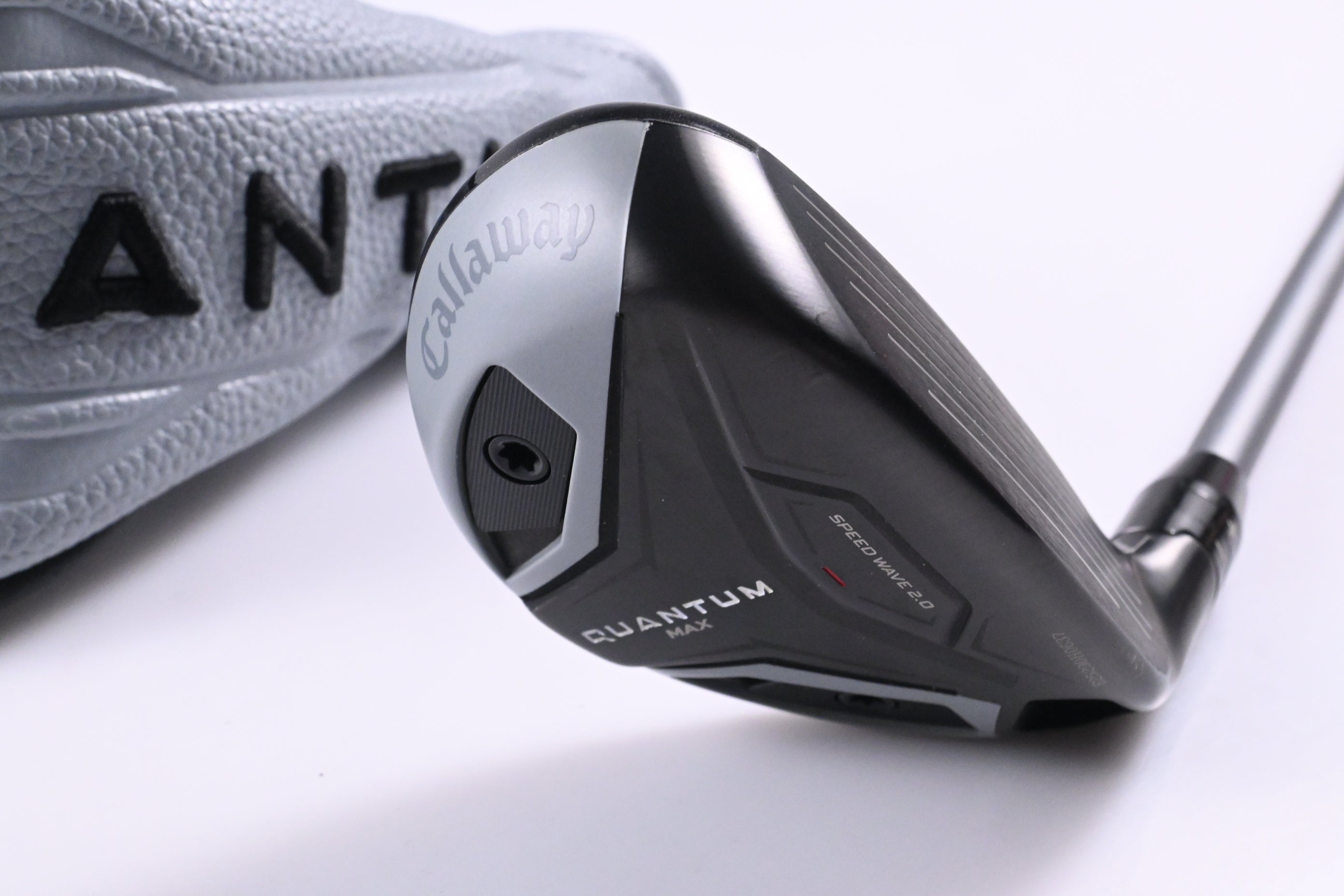Callaway Quantum Max #4 Hybrid / 21 Degree / Regular Flex Denali Frost Silver 60