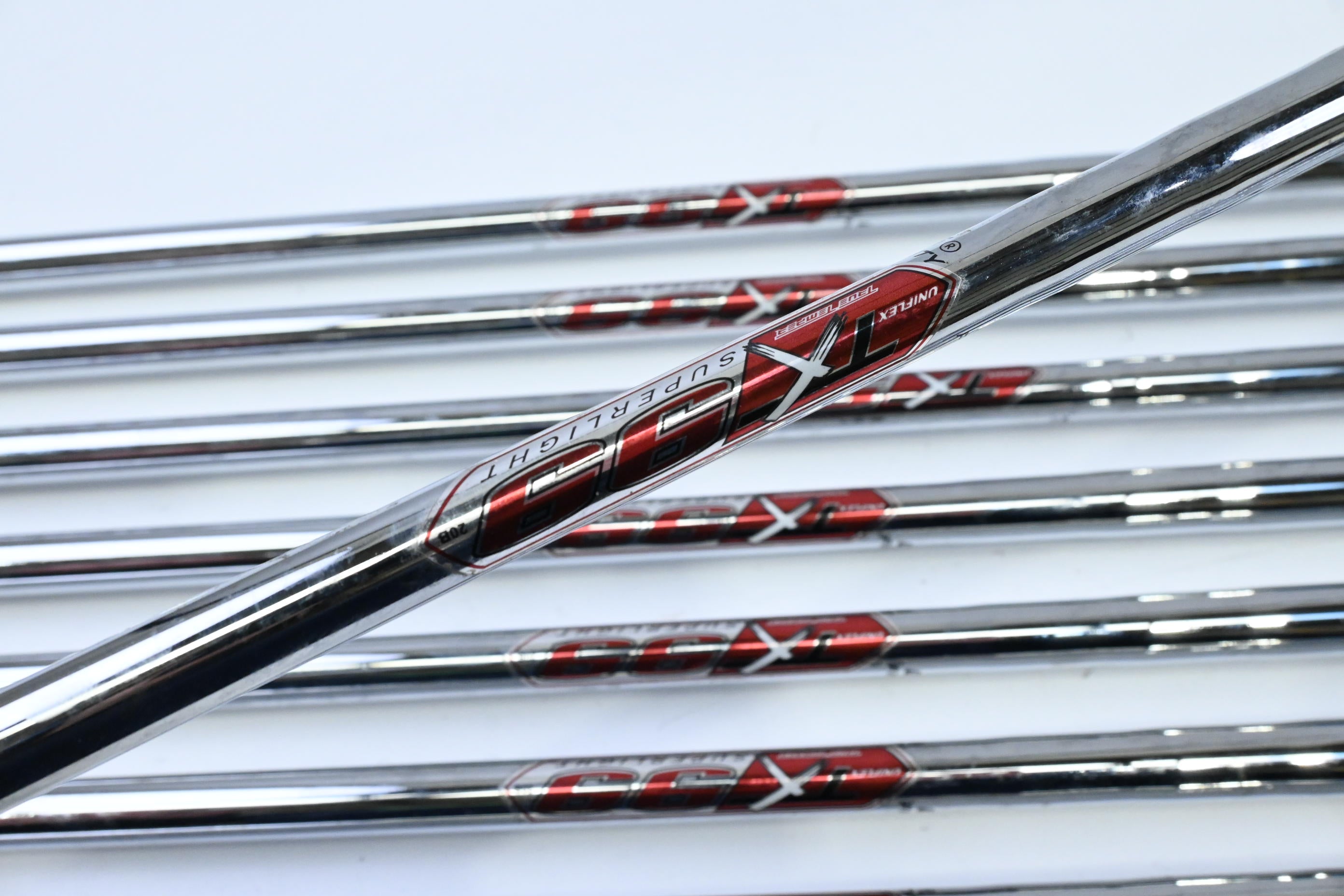 Wilson Di9 Irons / 4-PW+GW / Uniflex TX 99 Superlight Shafts