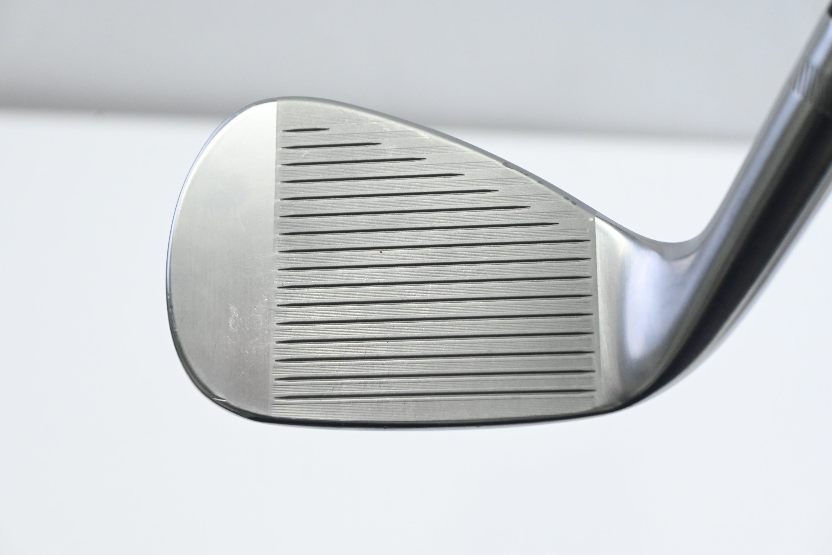 Titleist Vokey SM10 Pitching Wedge / 46 Degree / Stiff Flex Axiom Velocore 105